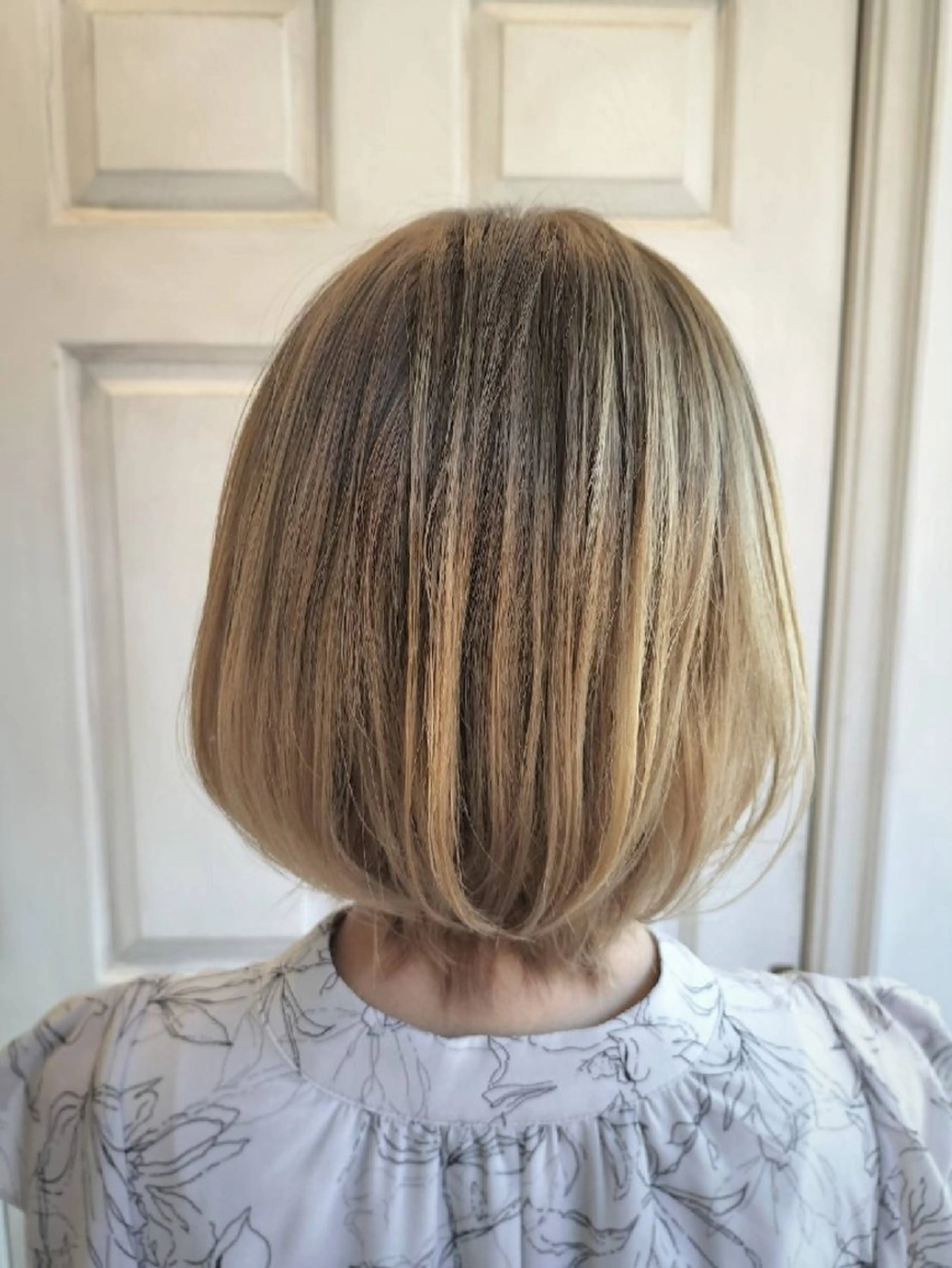 カラー ミディアム Watanabe. cのヘアスタイル