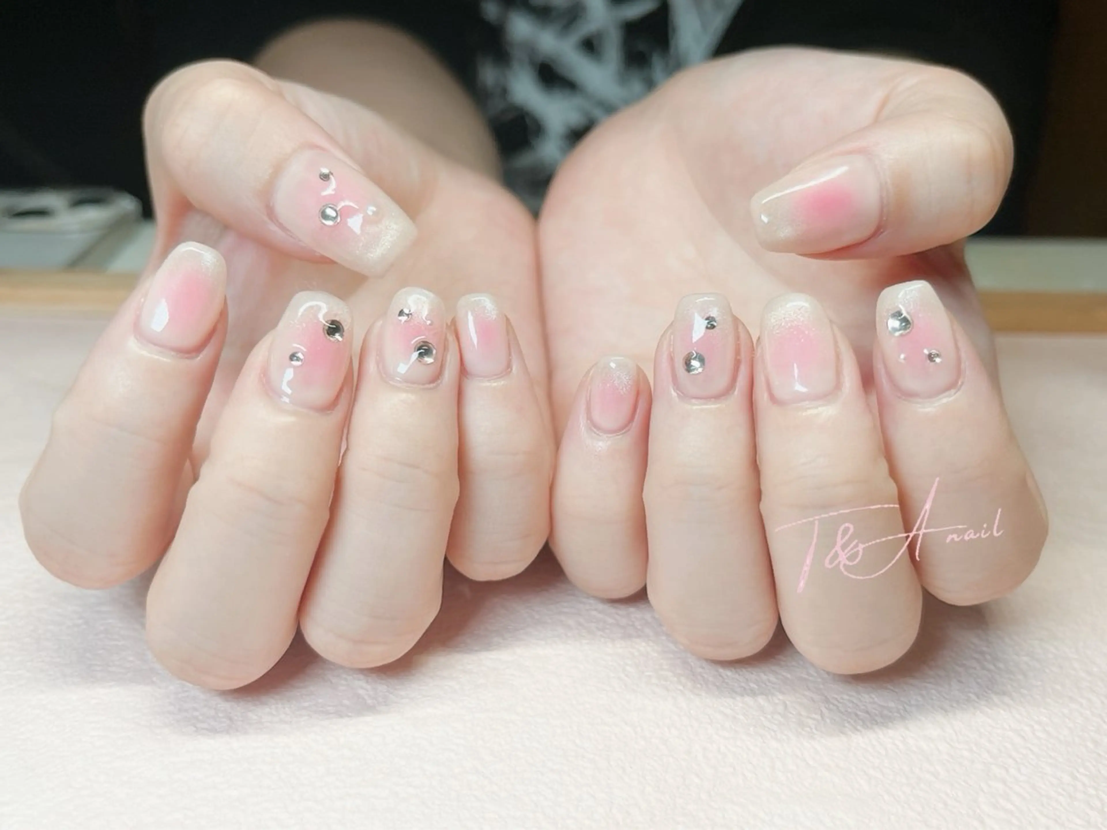 ネイル チークネイル 長さ出し ジェルネイル マグネットネイル ピンク T&A nailのネイルデザイン