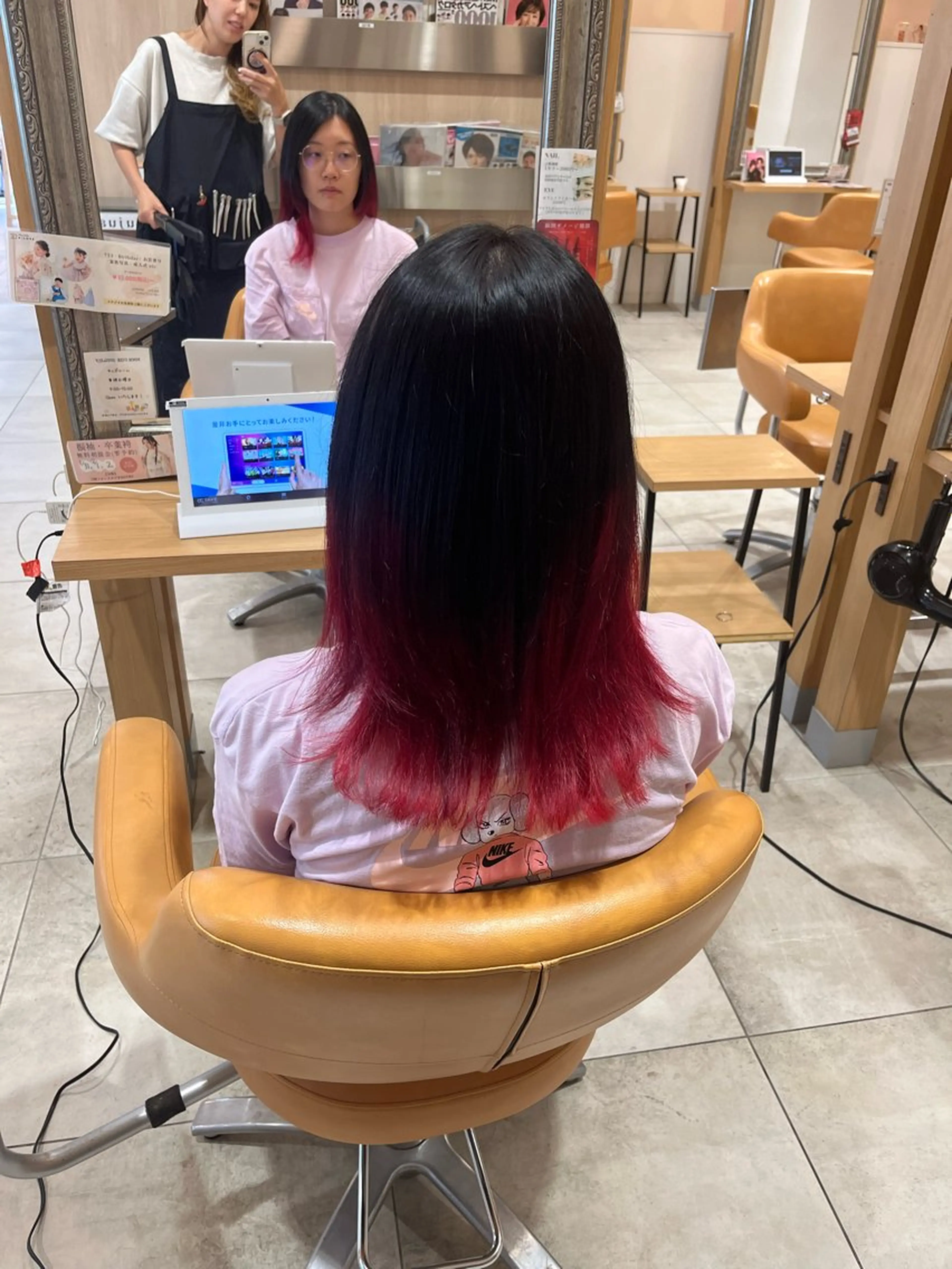 カラー 黒髪 グラデーションカラー レッドカラー ラブーケ中川中島店 クラタチカコのヘアスタイル