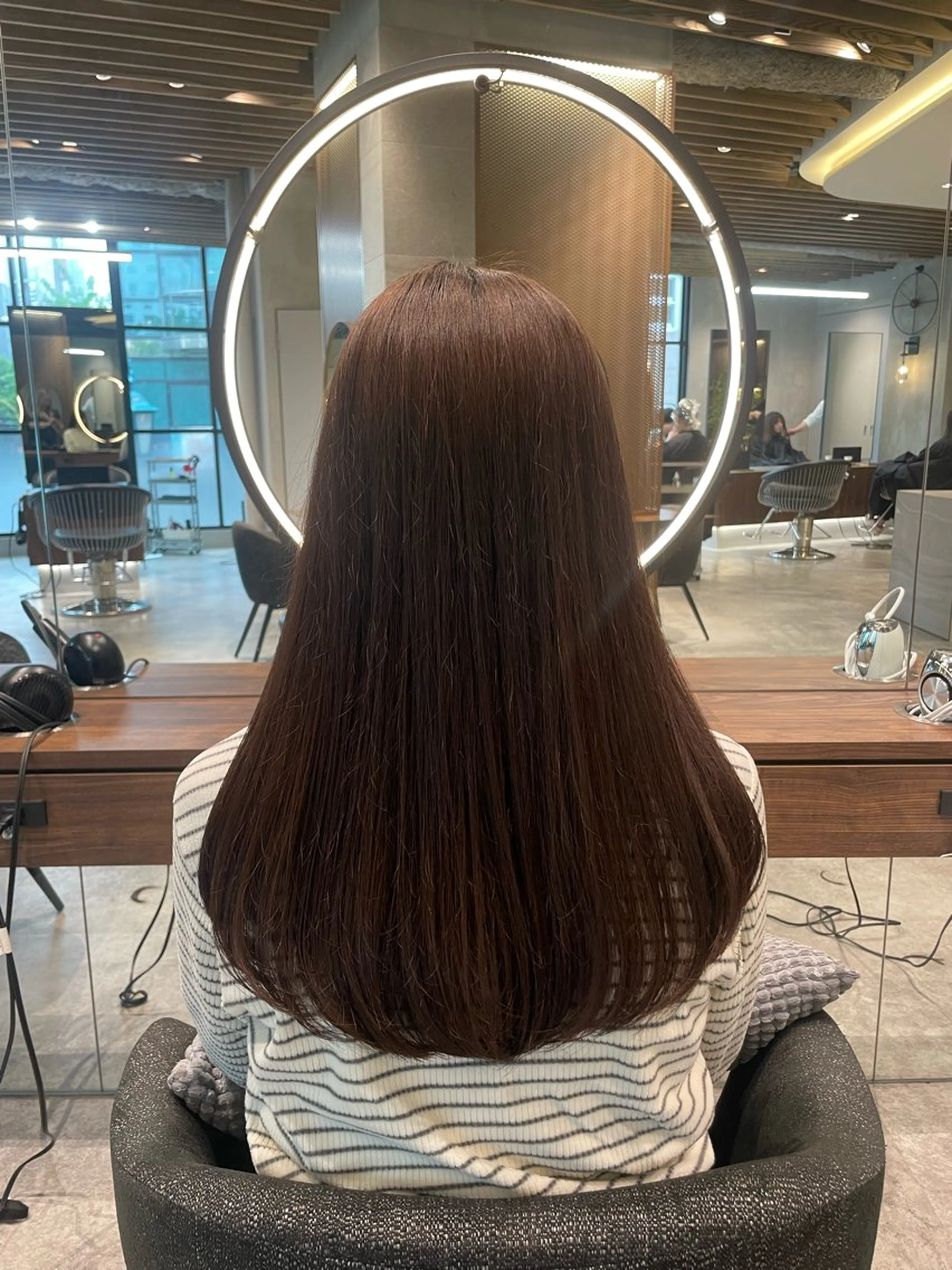 ロング Toiro 新宿所属・ハイトーン/透明感 yuinaのヘアスタイル