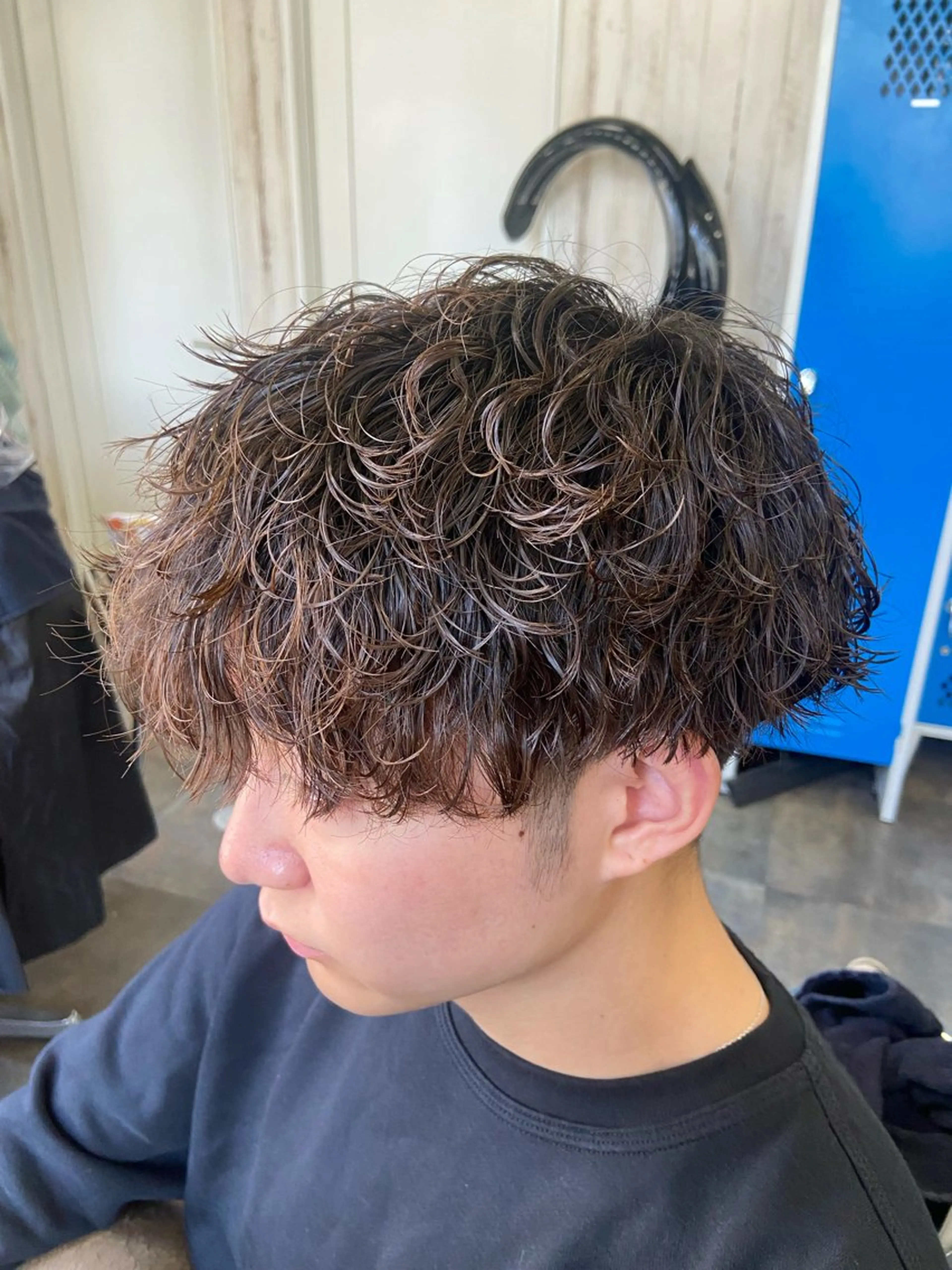 ショート パーマ メンズ 波巻きパーマ カット パーマ カットパーマ✂️ 小坂田玲亜のヘアスタイル