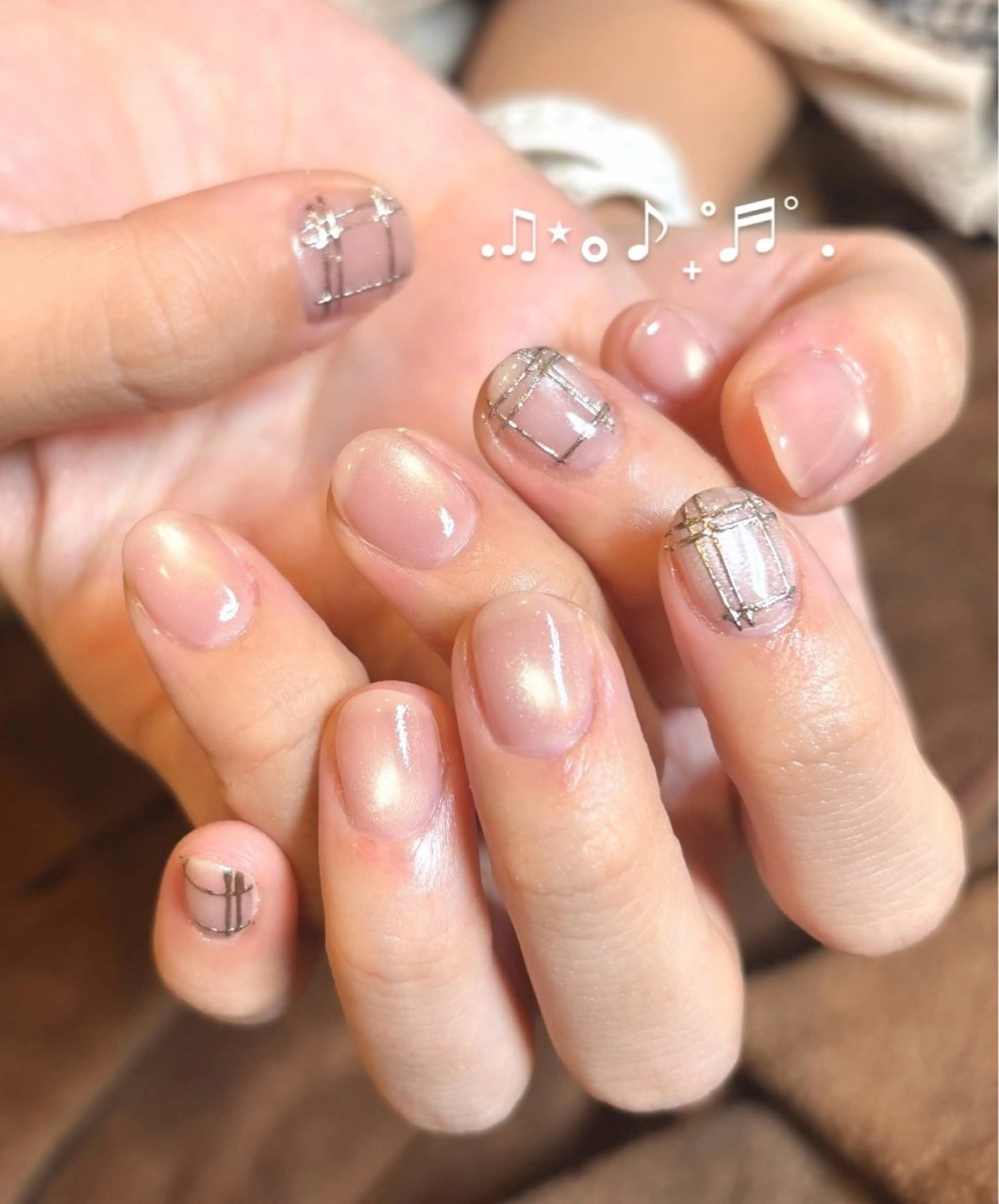 ネイル マグネットネイル ミラーネイル シンプルネイル ハンドネイル みぎた かのこのネイルデザイン