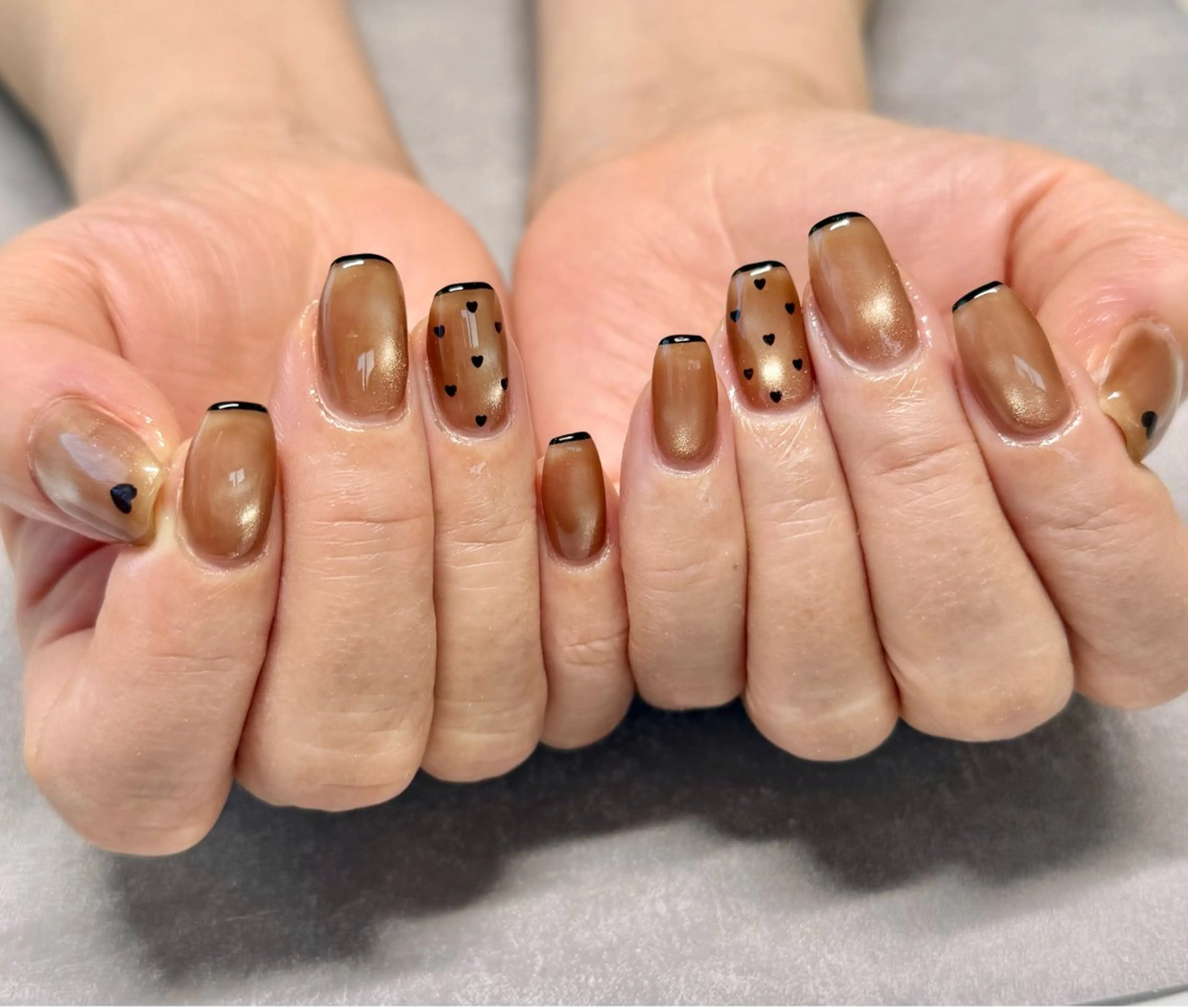 ネイル フレンチネイル ハート スクエアネイル バレンタイン ハンドネイル nailroom amyのネイルデザイン