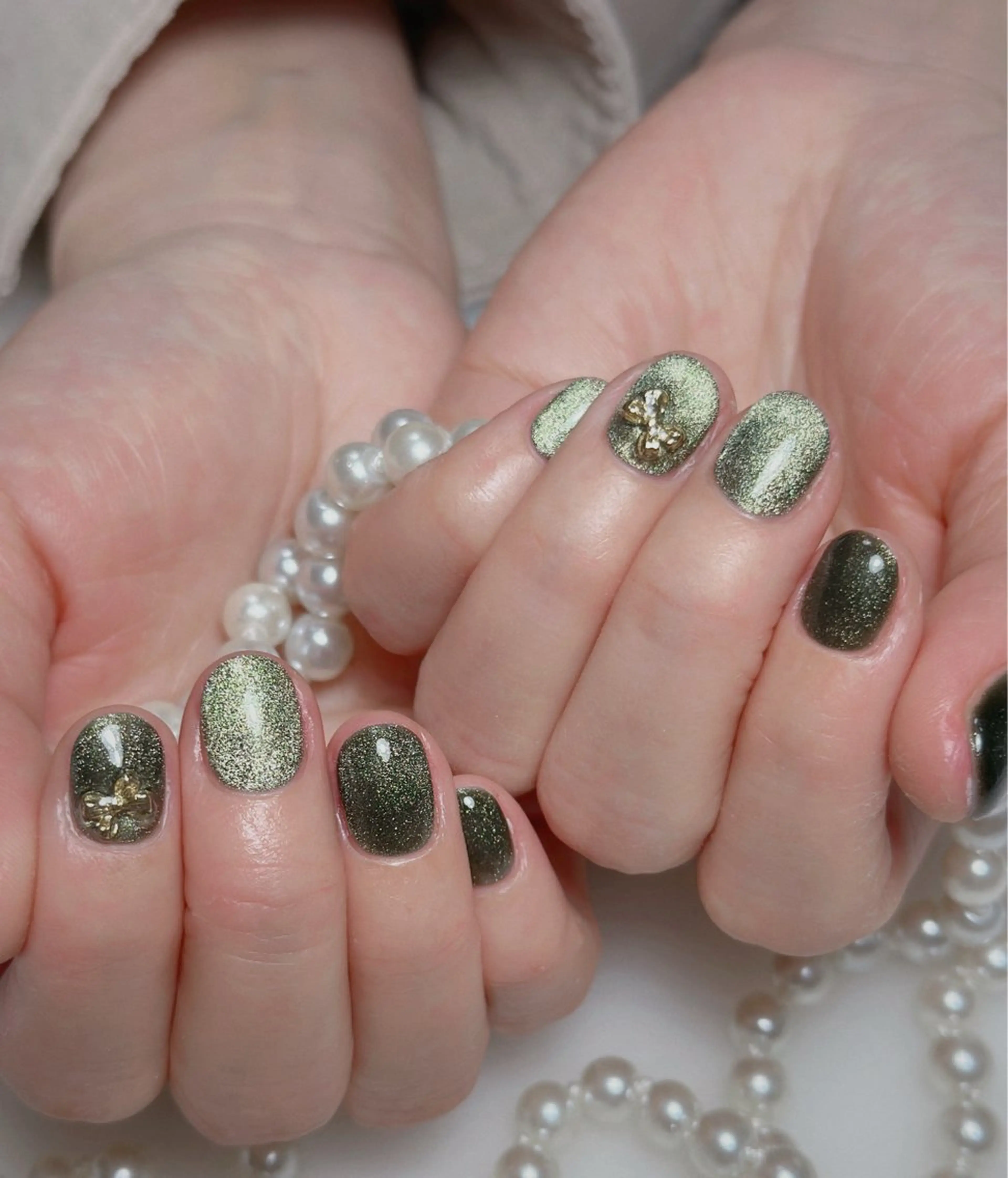 ネイル オーロラネイル 長さ出し フットネイル 韓国ネイル ラメ(グリッター) 👍thumbs up nail👍のネイルデザイン