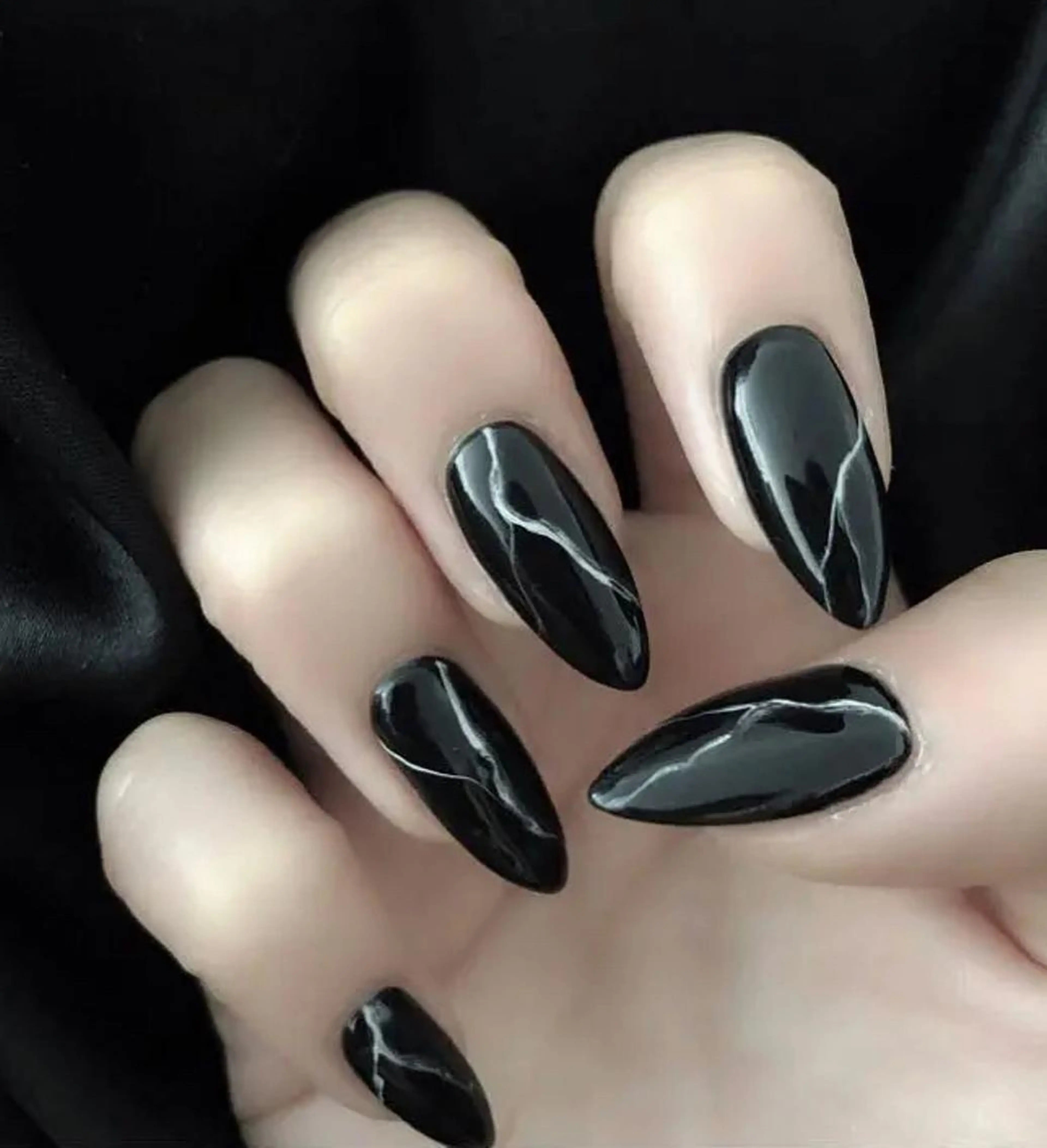 ネイル ハンドネイル ゲン レイカのネイルデザイン