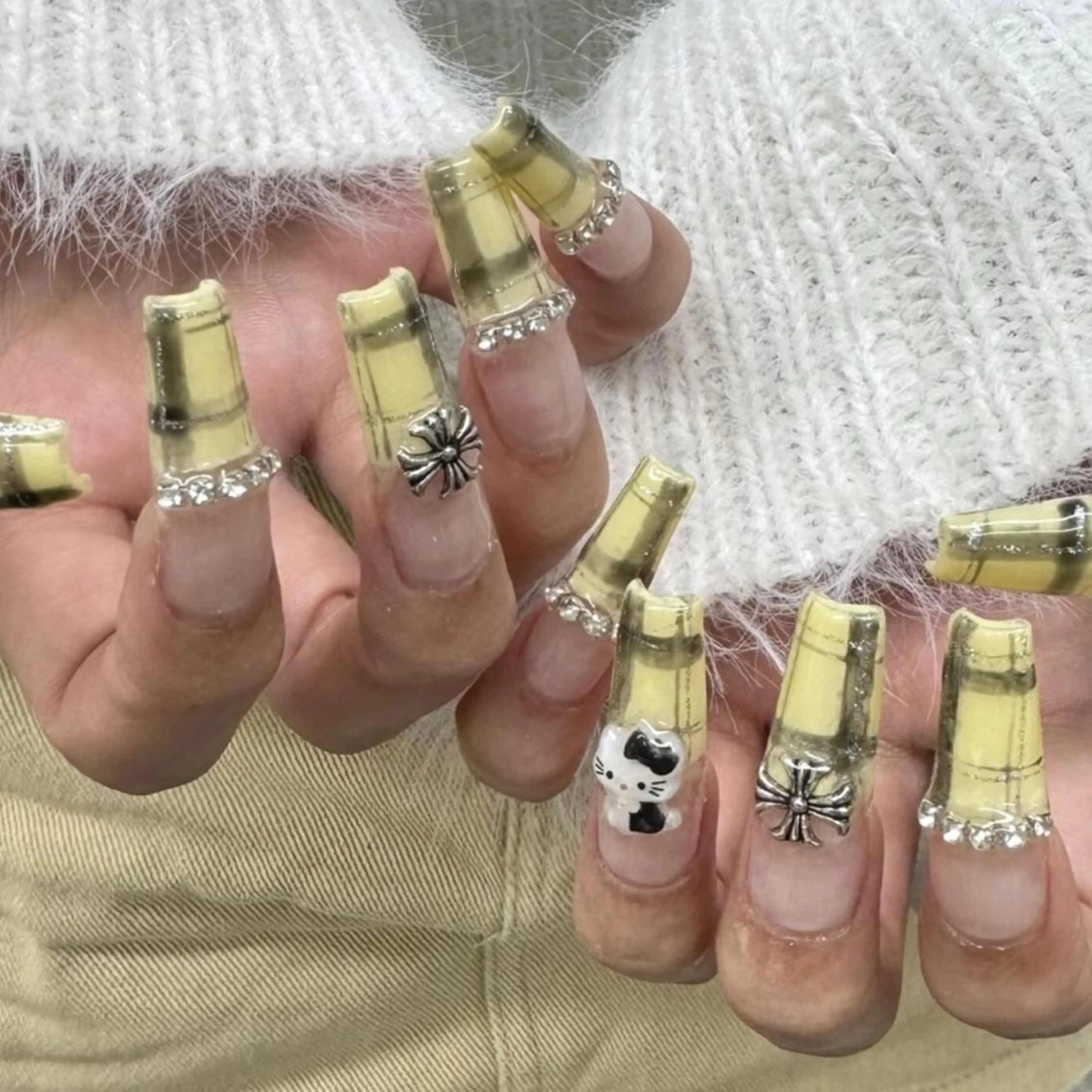 ネイル 長さ出し 韓国ネイル ニュアンスネイル スカルプネイル ワンホンネイル nailstudio eviz新宿店のネイルデザイン