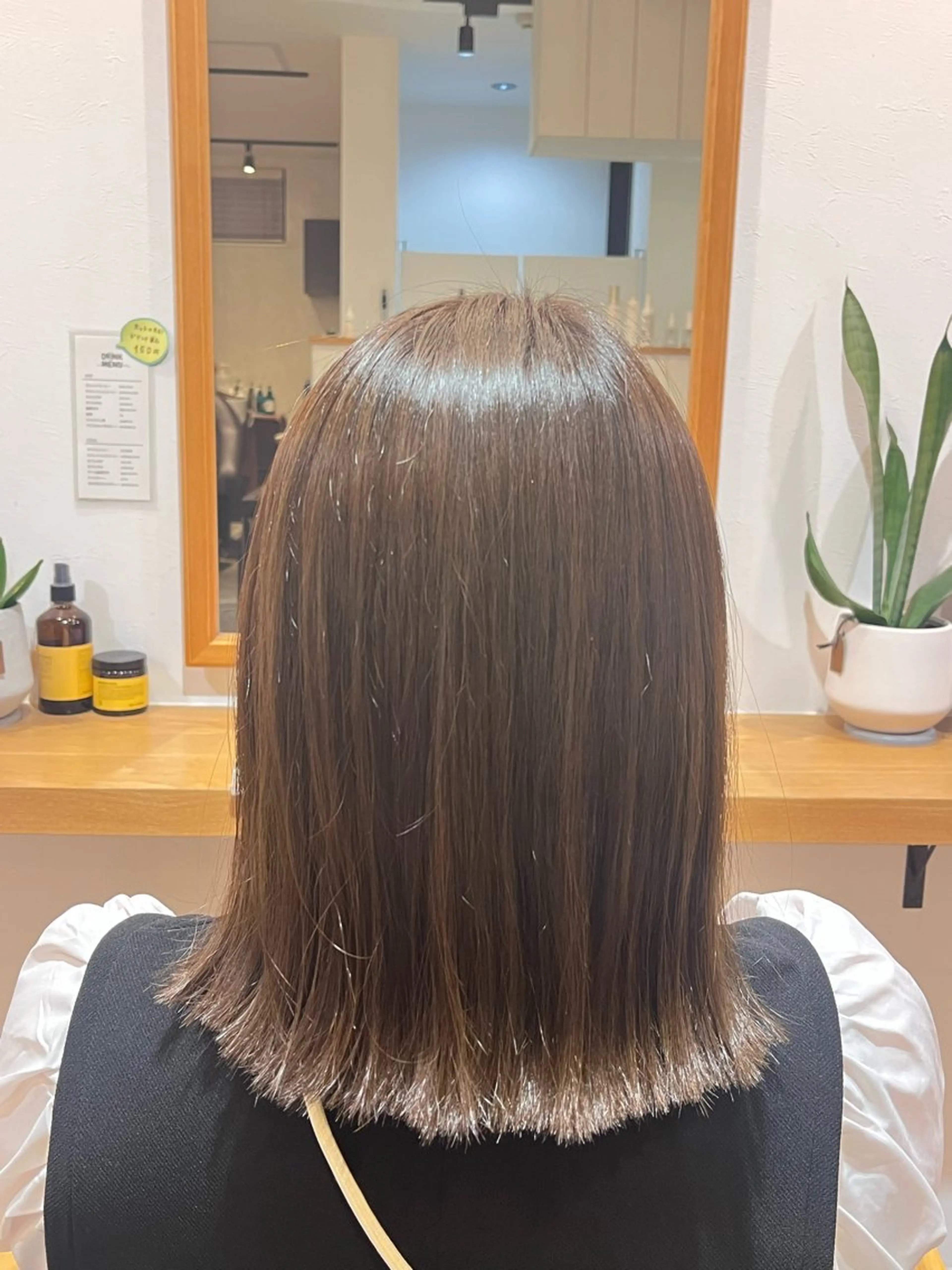 ミディアム カラー ブラウンカラー オリーブブラウン ボブ epic所属・武田 綺音のヘアスタイル