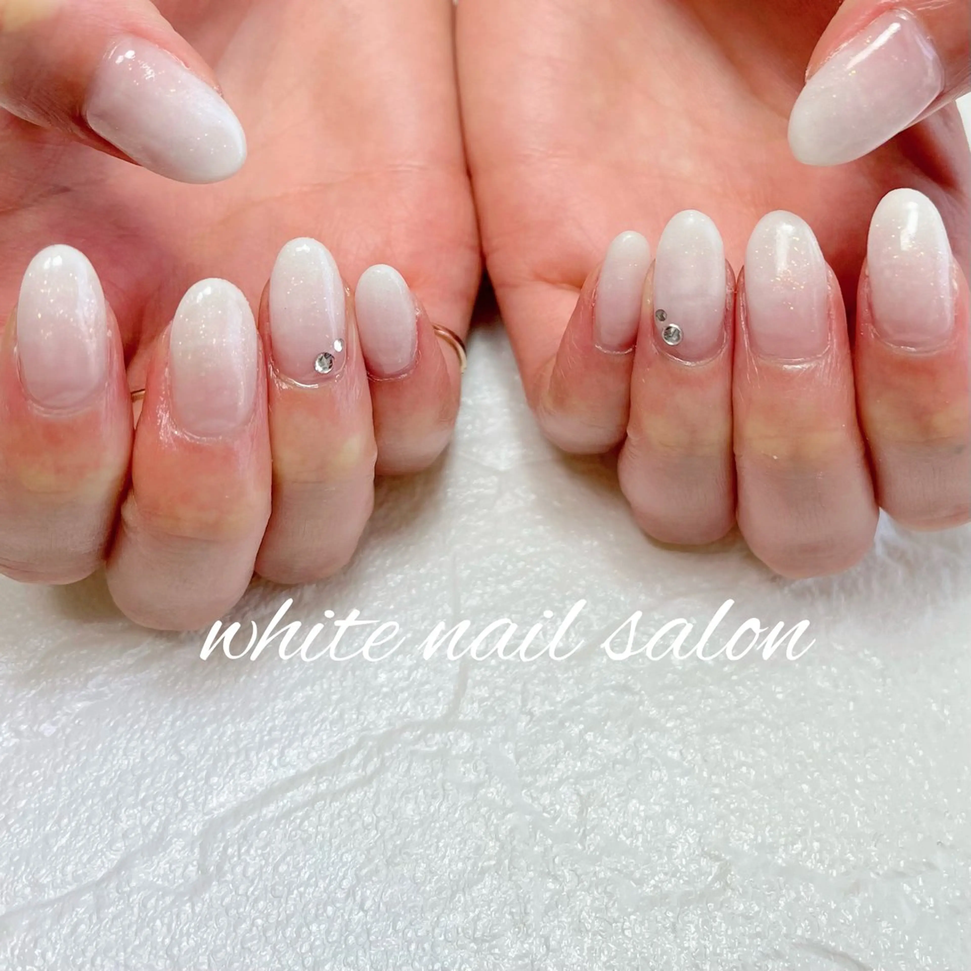 ネイル ラメ(グリッター) シンプルネイル white nail salonのネイルデザイン