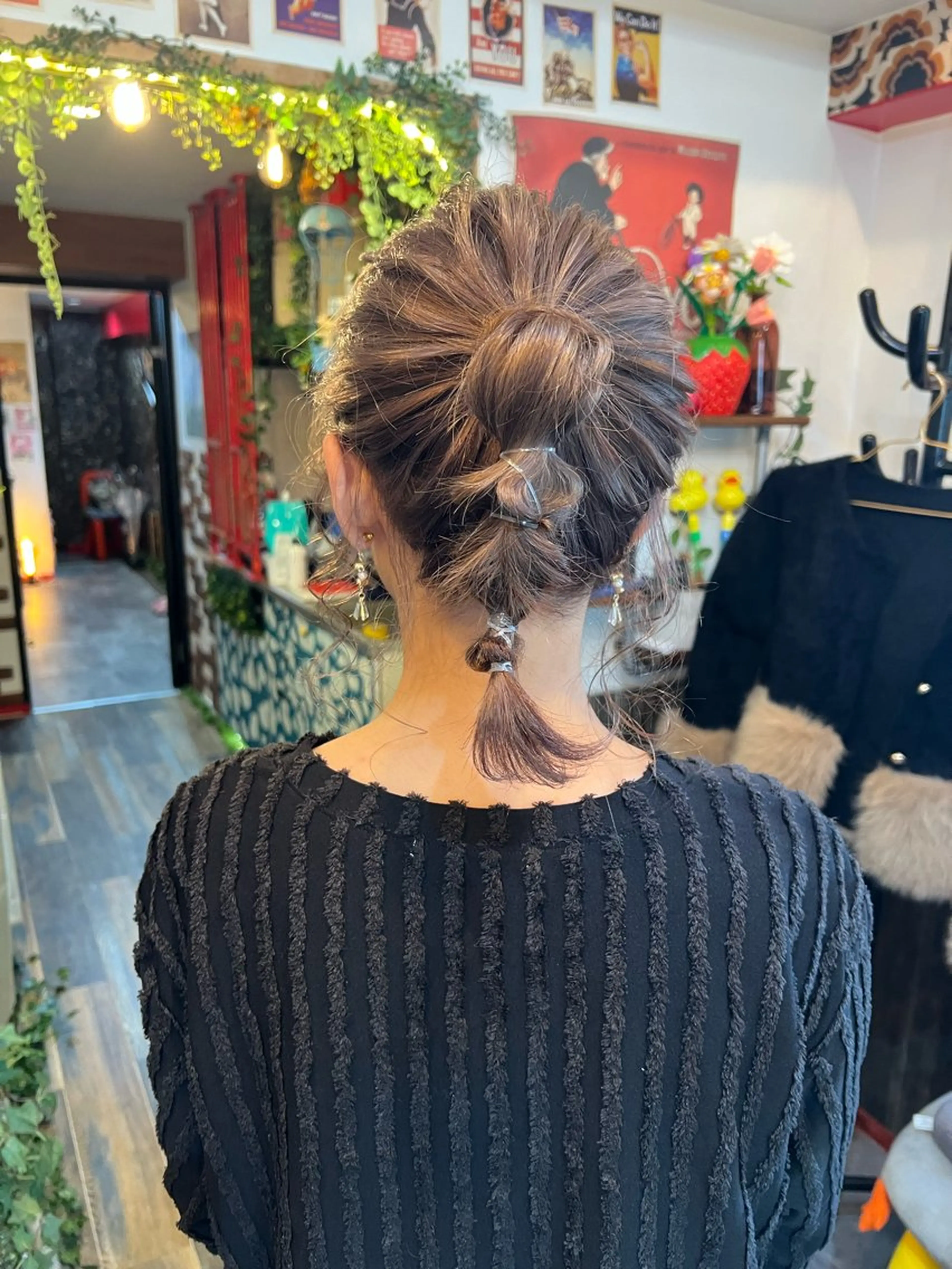 ミディアム カラー ヘアアレンジ ハイトーンカラー 簡単アレンジ ヘアカラー カラーパティシエ facce🌼ikoのヘアスタイル