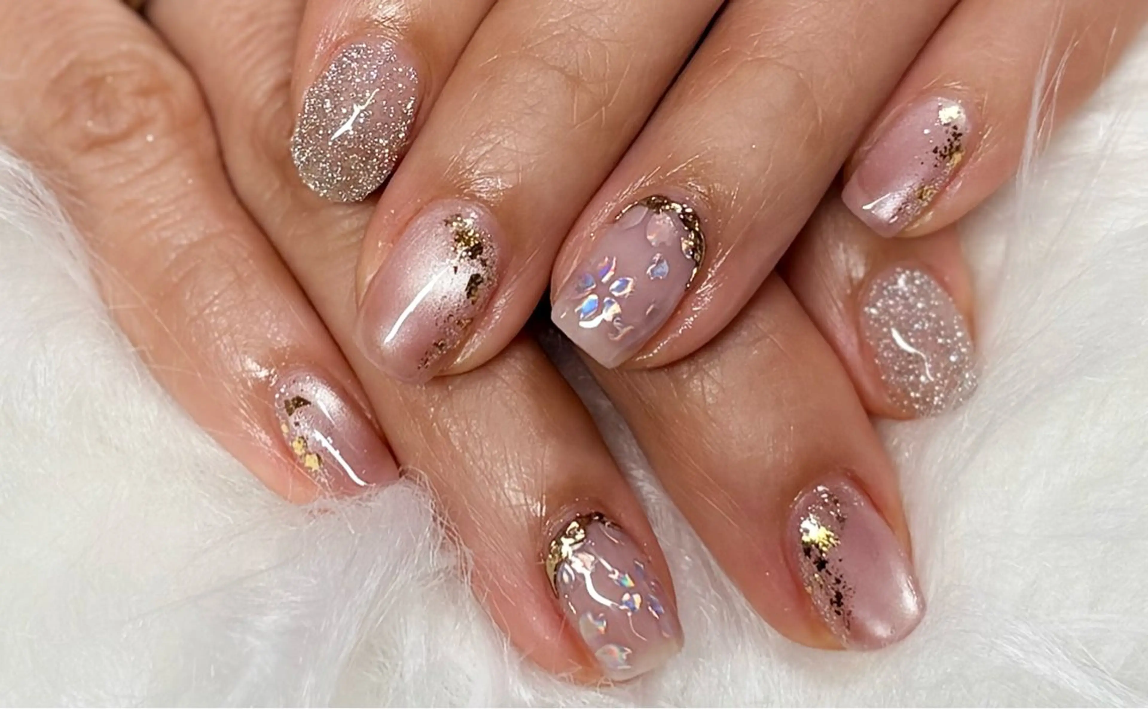 ネイル アートネイル グラデーション ラメ(グリッター) ラメグラデーション 毛穴・美肌専門 〜ﾛｰｽﾞﾄﾞﾒ〜のエステ・リラクイメージ