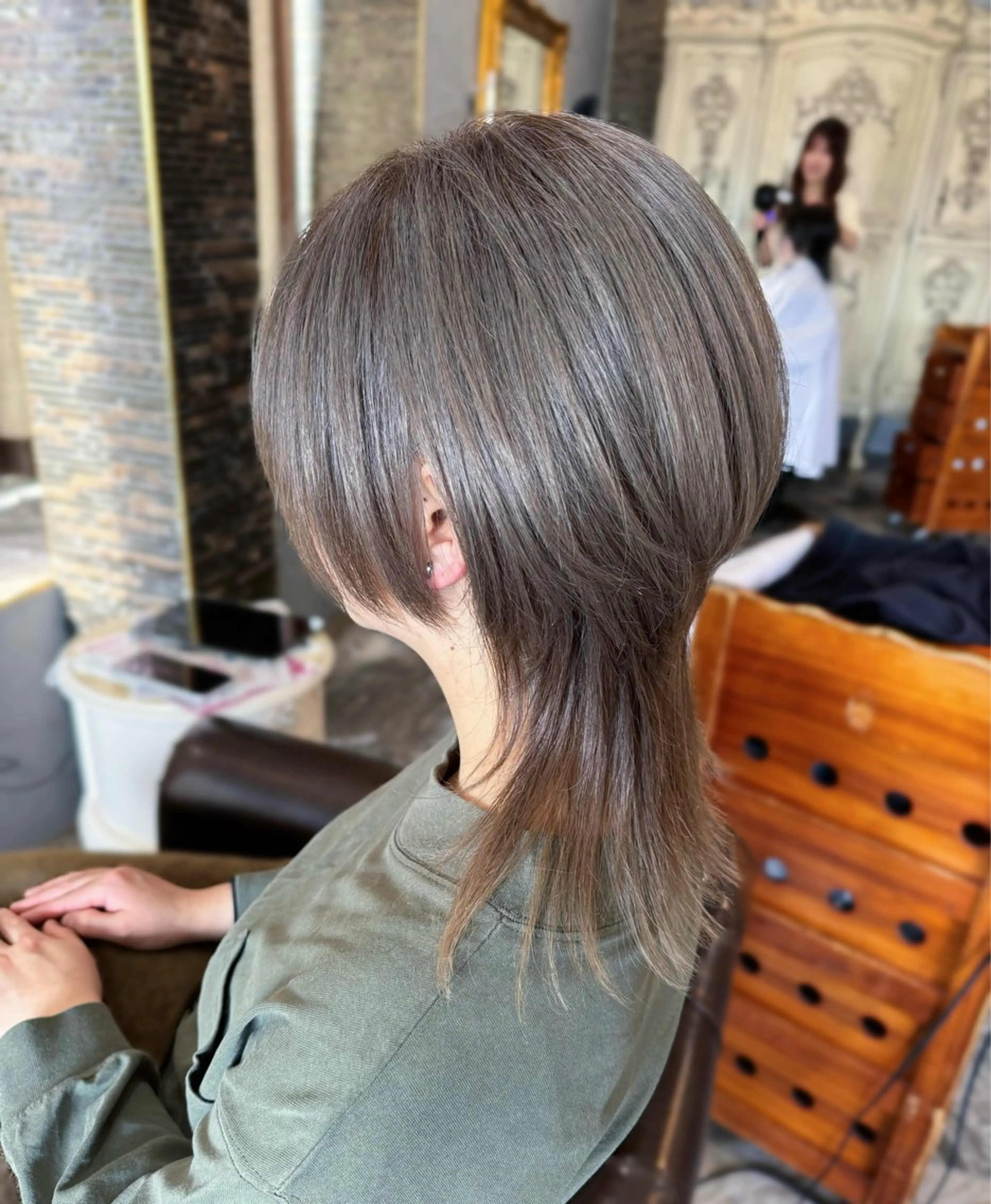 ミディアム 似合わせカット ウルフカット カット 鈴木 彩女のヘアスタイル