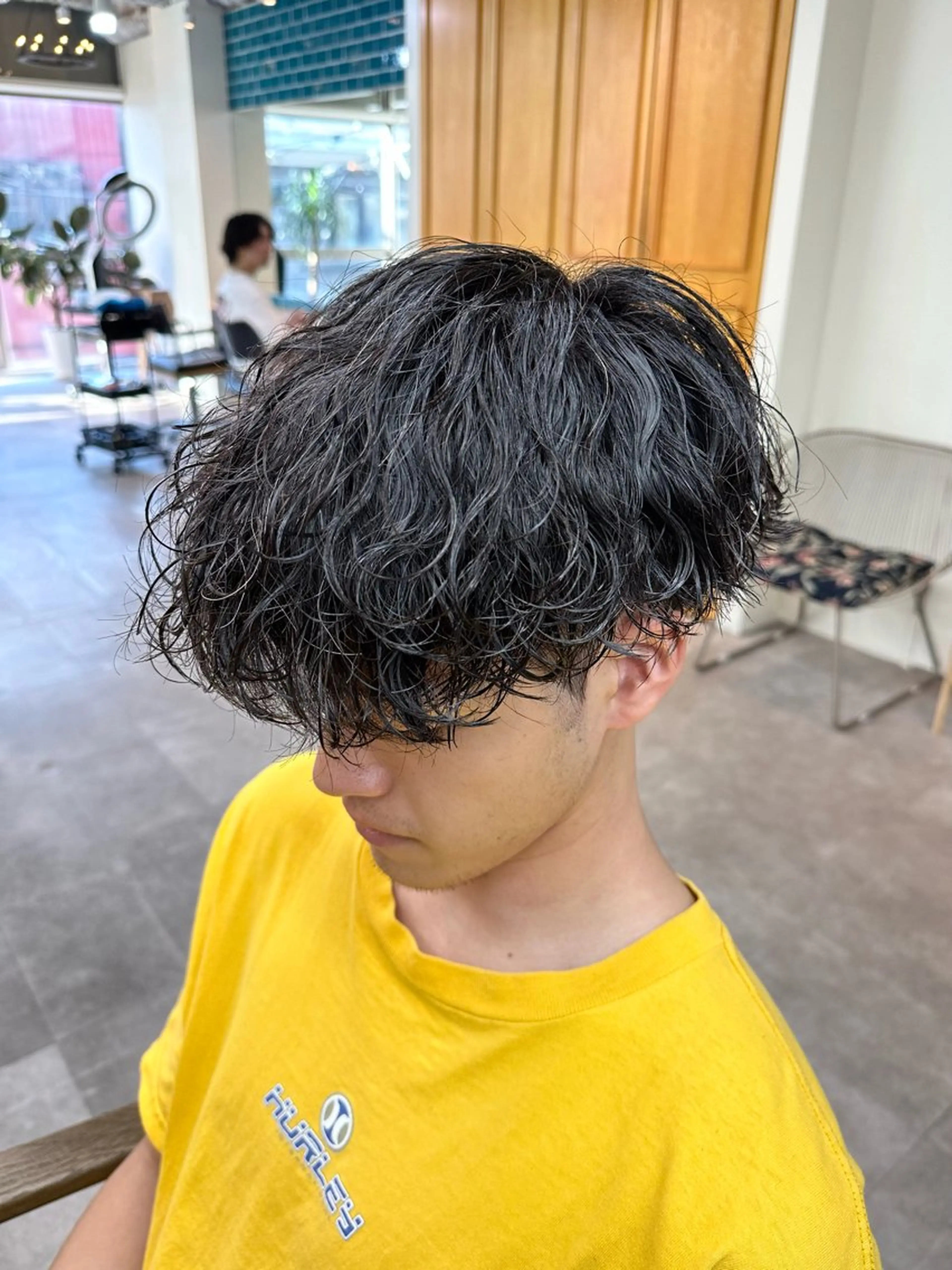 ショート パーマ メンズ 波巻きパーマ JINKIメンズ特化 メンズカットパーマのヘアスタイル