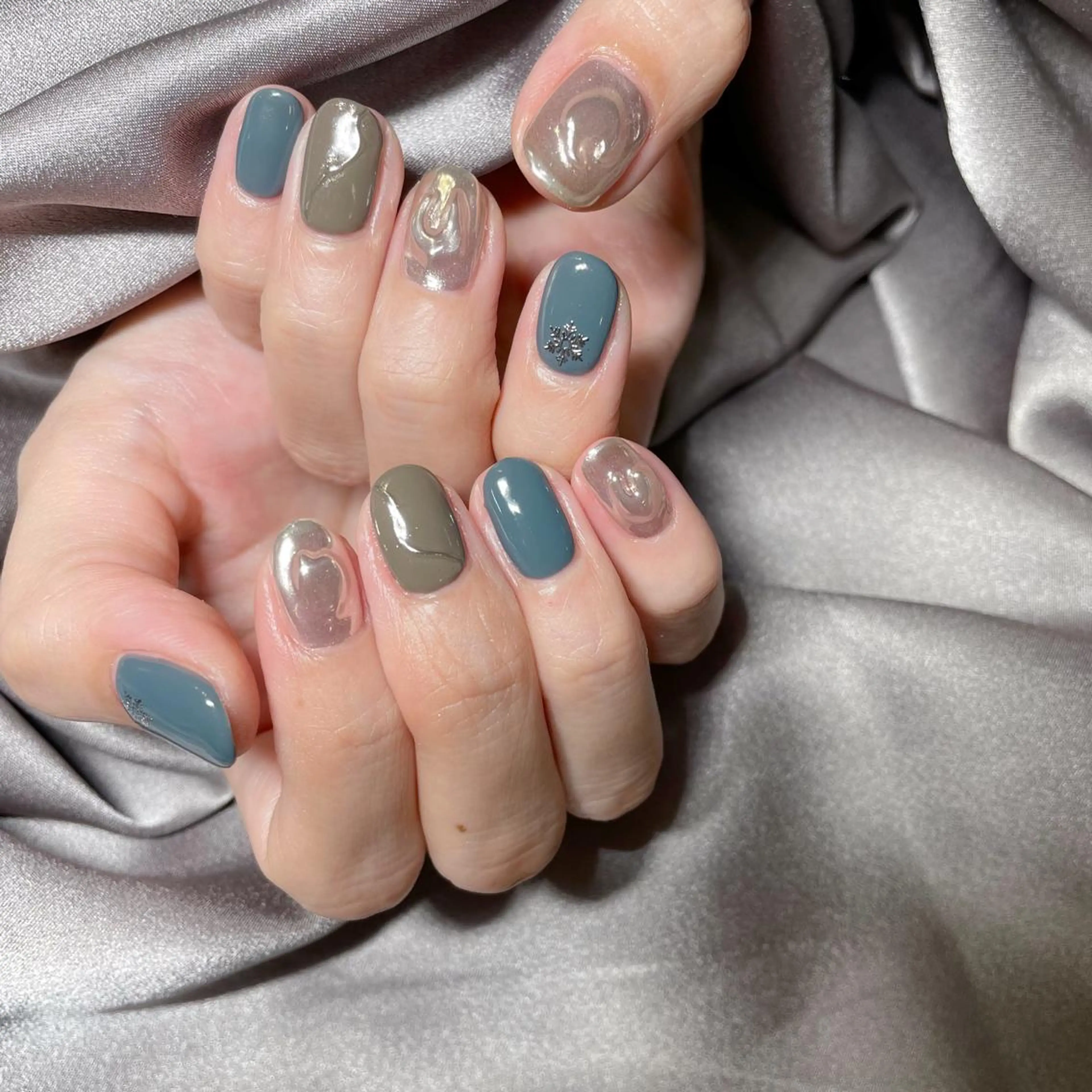 ネイル ミラーネイル ニュアンスネイル MARUNAIL Misakiのネイルデザイン