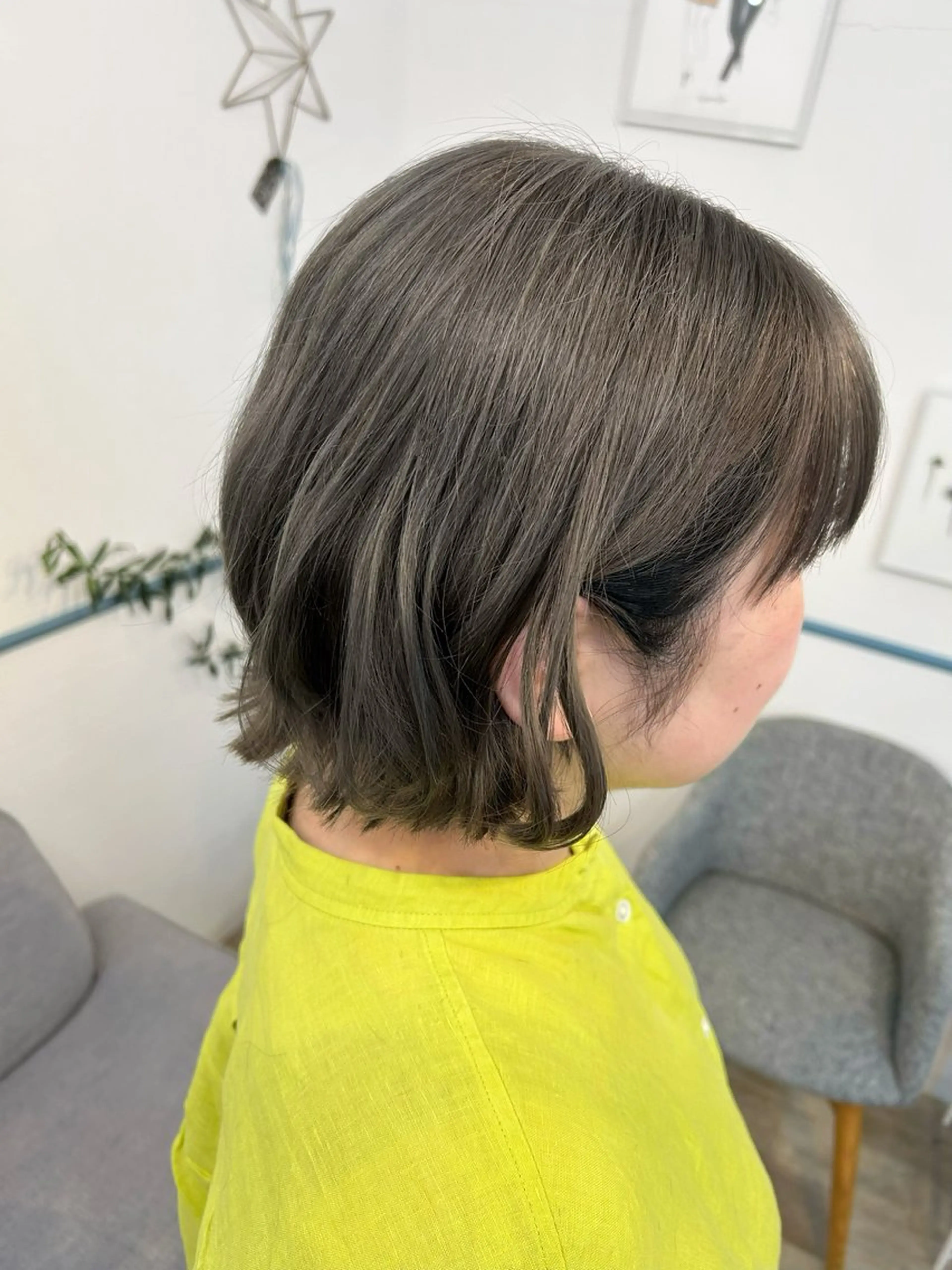 カラー アッシュ アッシュグレー アッシュグレージュ 黒髪 透明感カラー ヘアカラー 青木 優雅のヘアスタイル