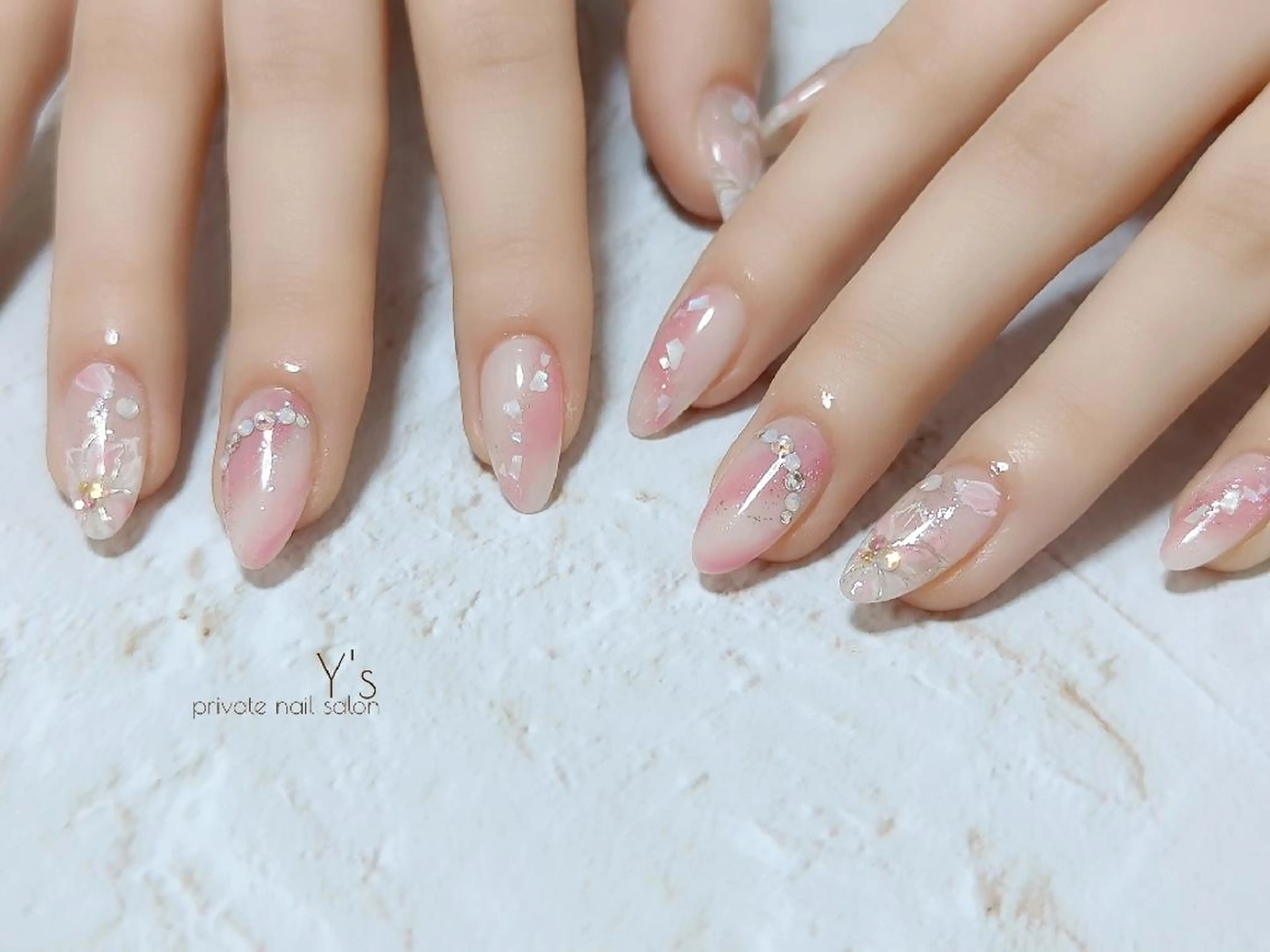 ネイル ハンドネイル YUMI NAGAI  のネイルデザイン