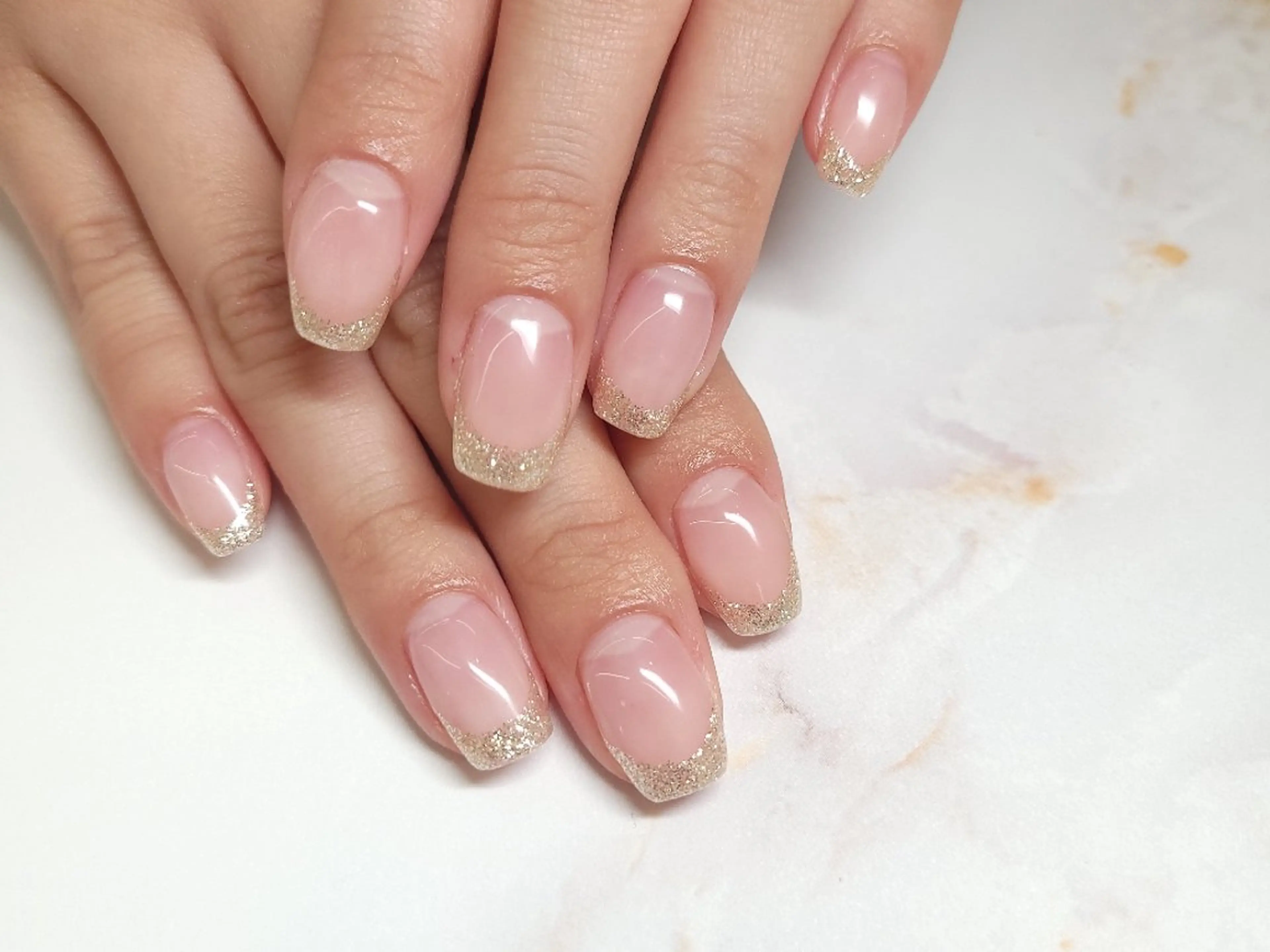 ネイル フレンチネイル ジェルネイル ラメ(グリッター) パラジェル WHITELY みどりのネイルデザイン