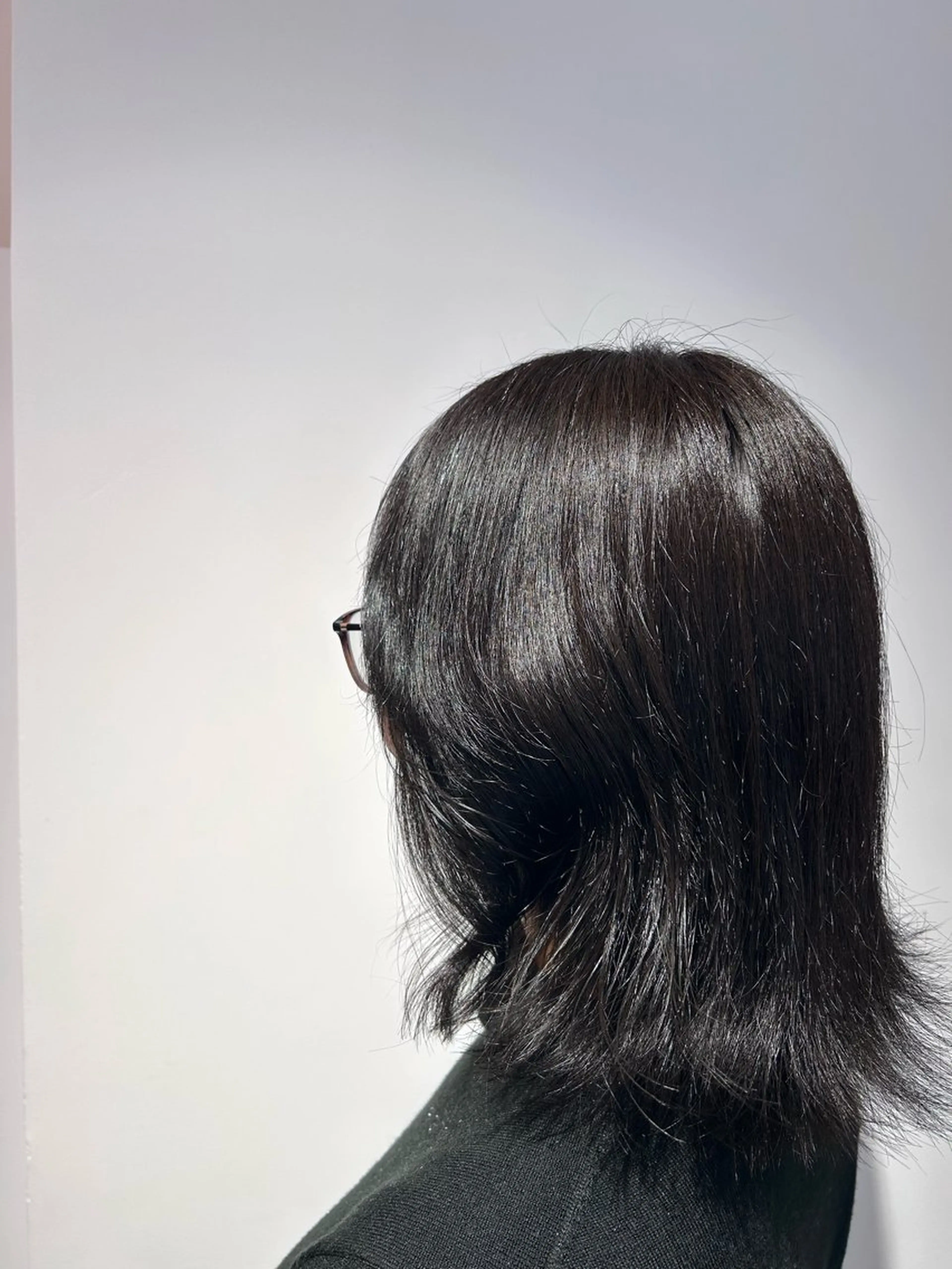 セミロング ヘアカラー トリートメント 蓮池 愛海のヘアスタイル