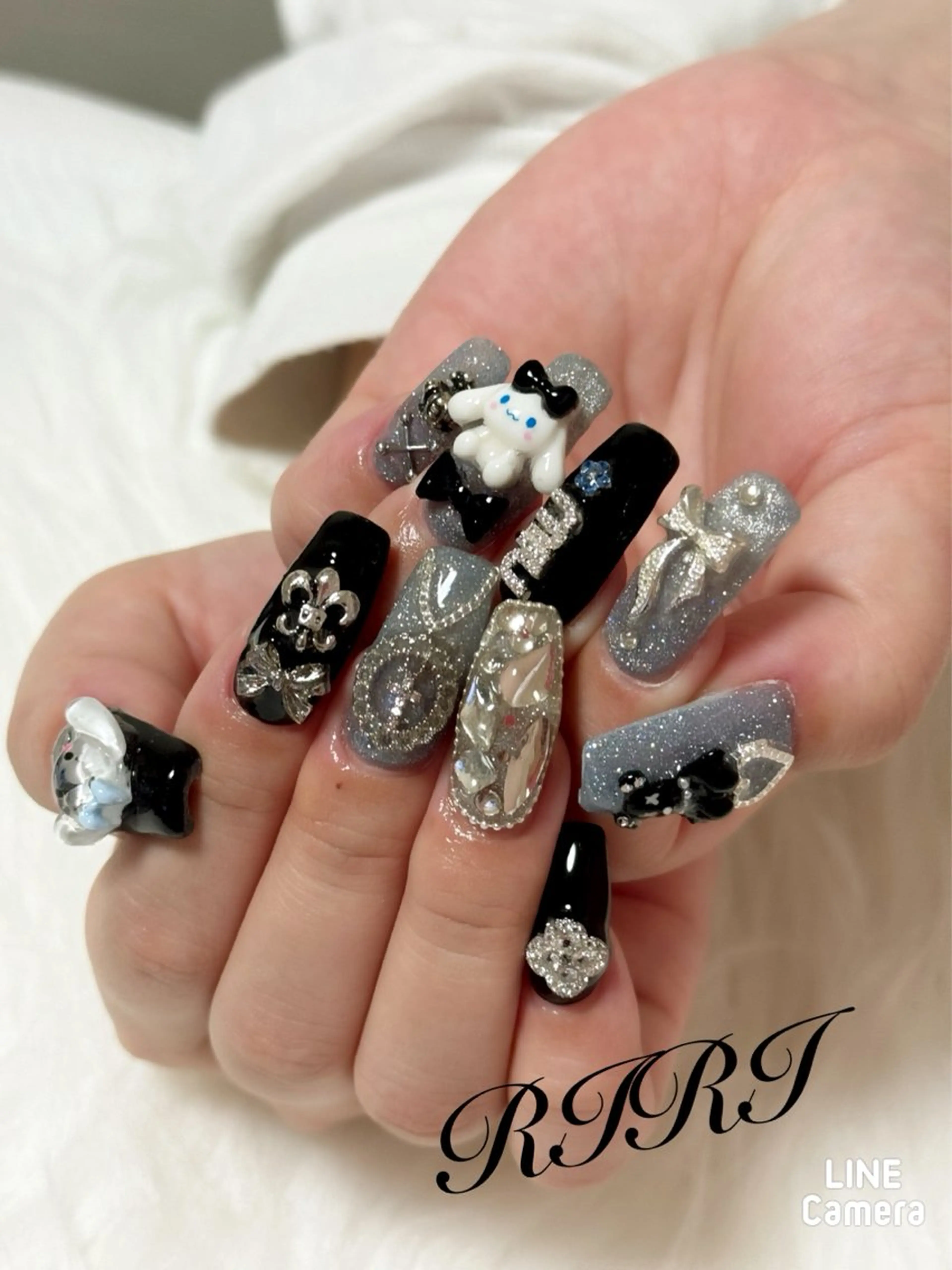 ネイル フラッシュネイル ジェルネイル ハロウィン キラキラネイル ショートネイル ハンドネイル riri オーナーのネイルデザイン