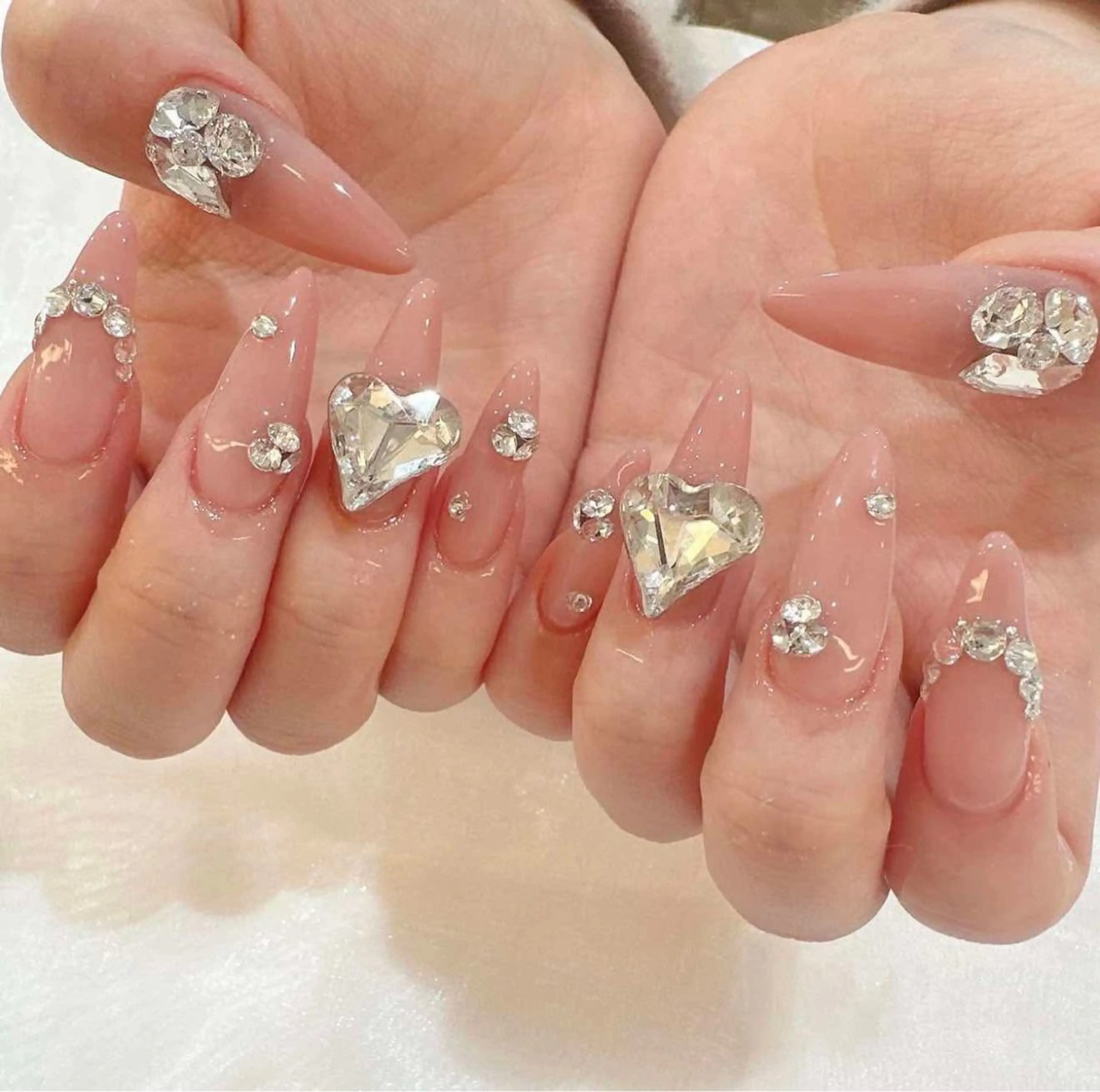 ネイル オーロラネイル クリアネイル フラッシュネイル ジェルネイル グラデーション ハンドネイル Amee Nail Salonのネイルデザイン