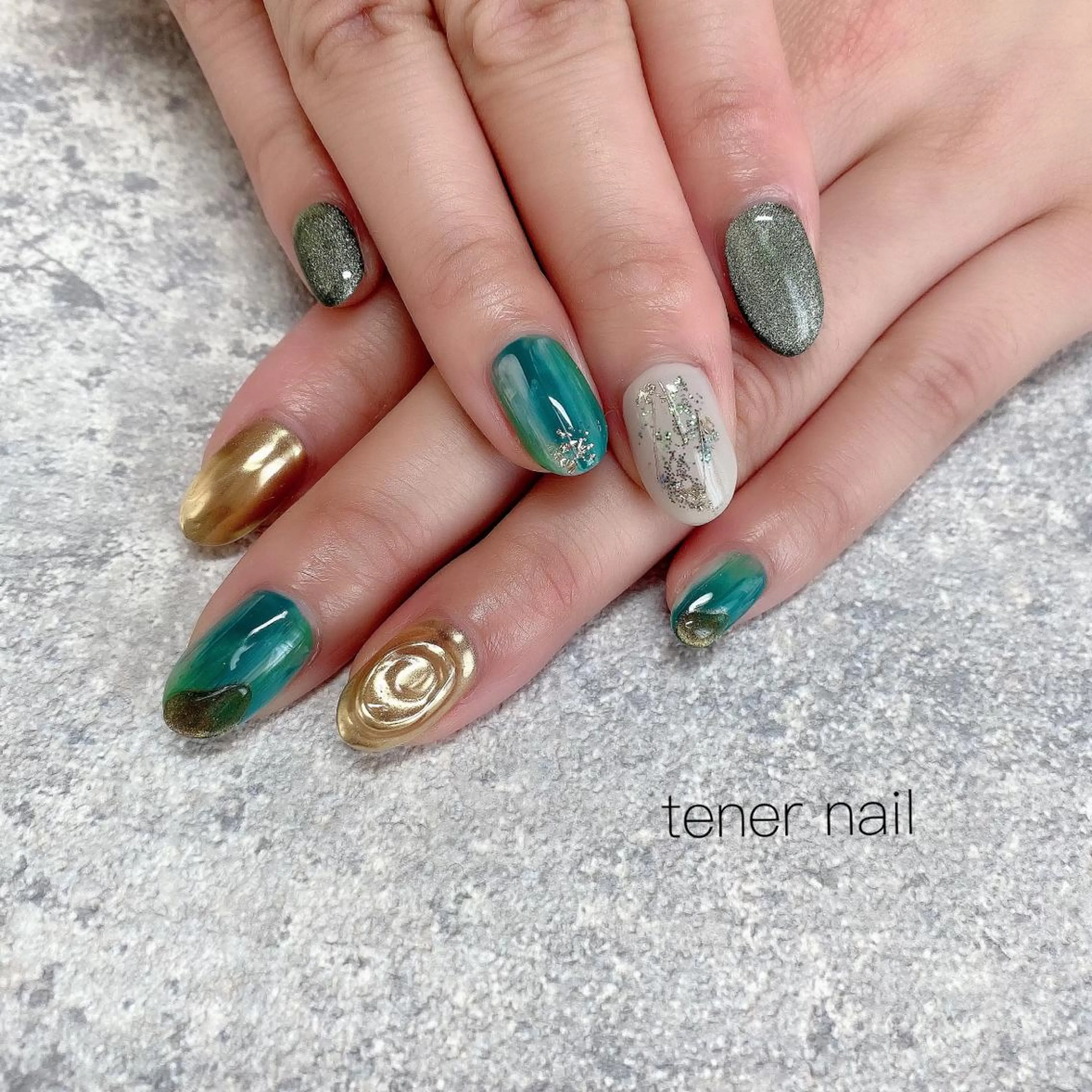 ネイル グリーン マグネットネイル ニュアンスネイル テネルネイル tener nailのネイルデザイン