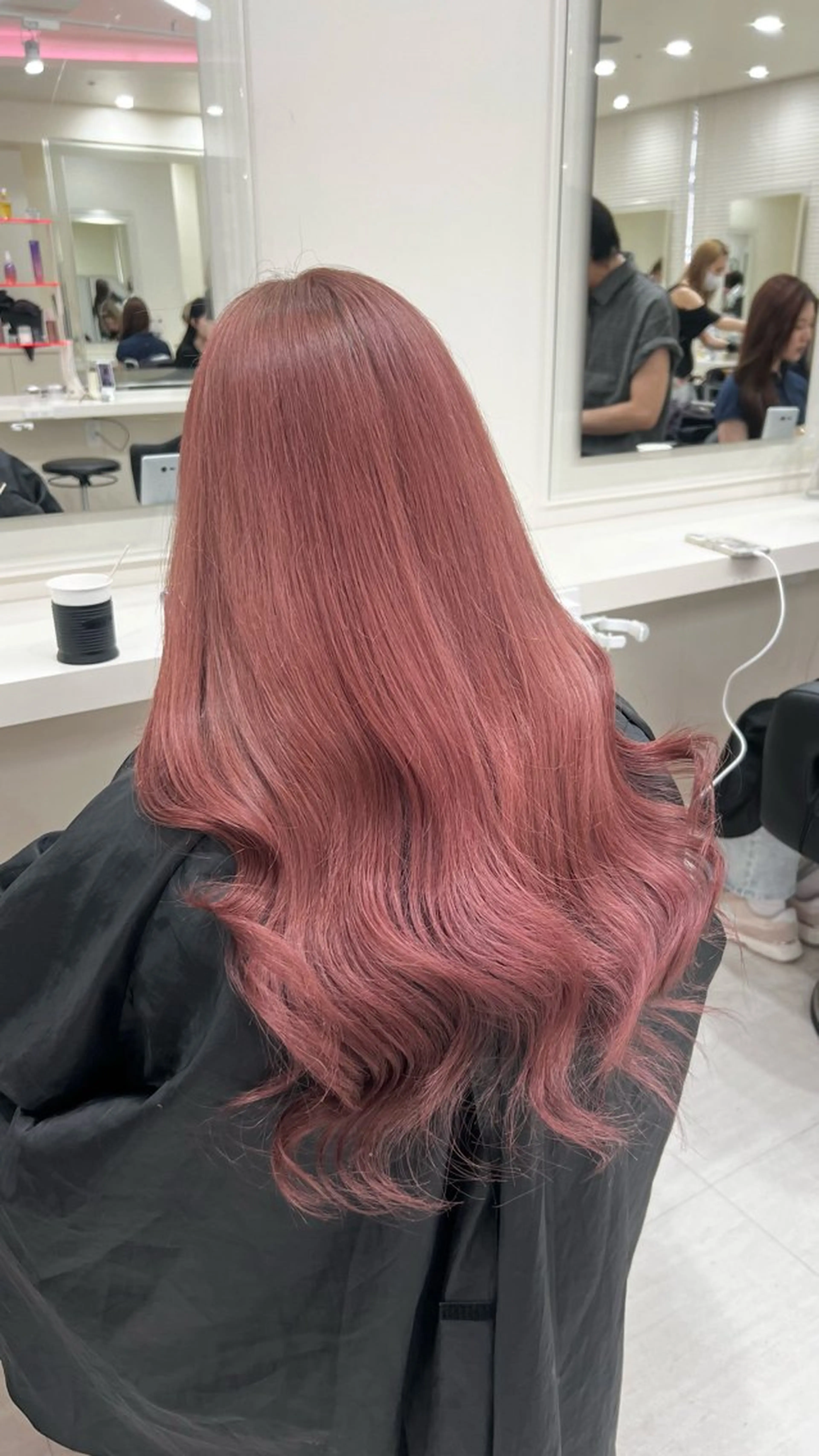 ロング カラー ヘアアレンジ ヘアカラー 韓国レイヤー&ピンク 艶髪🩶maikoのヘアスタイル