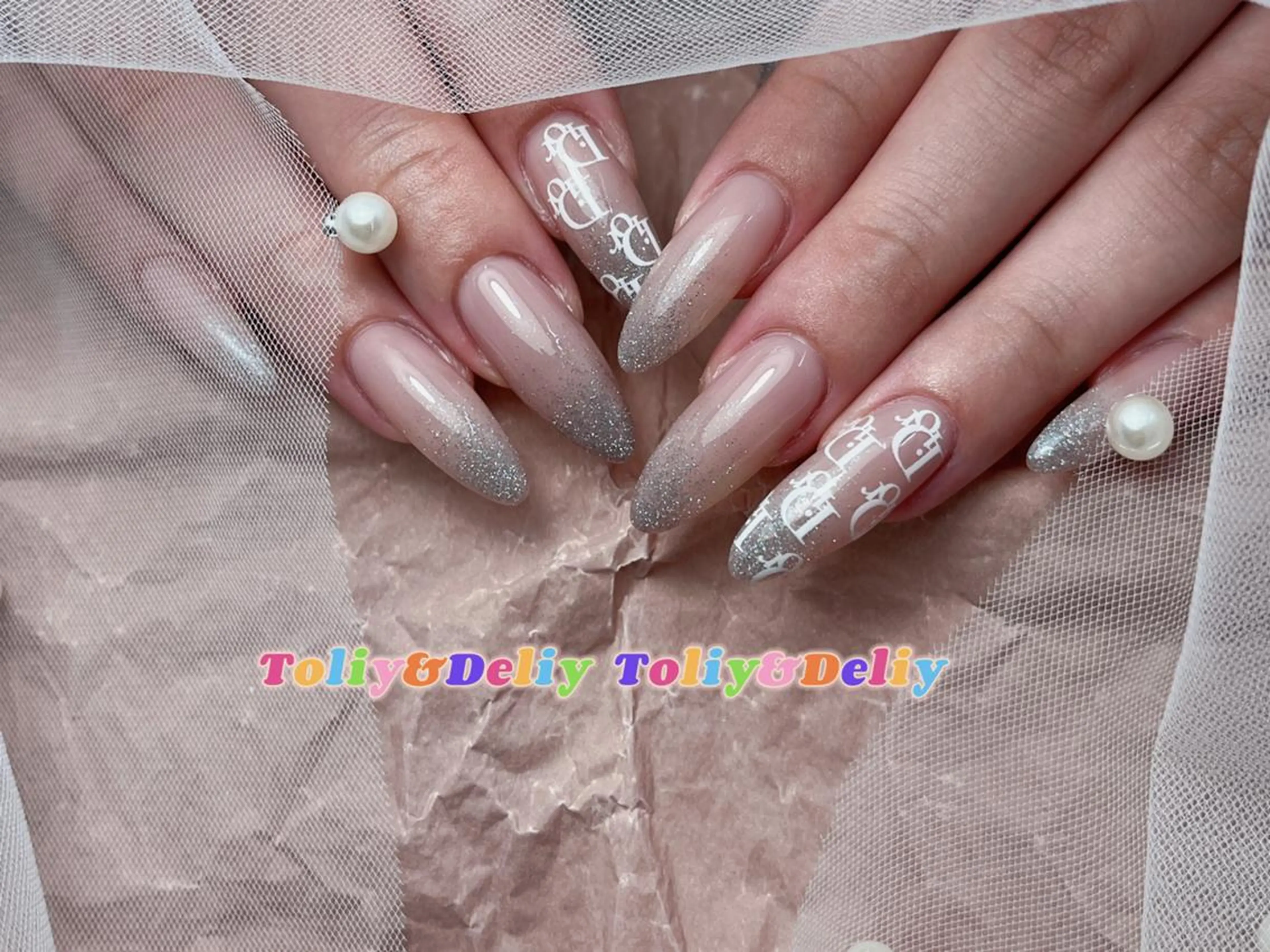 ネイル ラメ(グリッター) シルバー シンプルネイル ToliyDeliy ネイルサロンのネイルデザイン