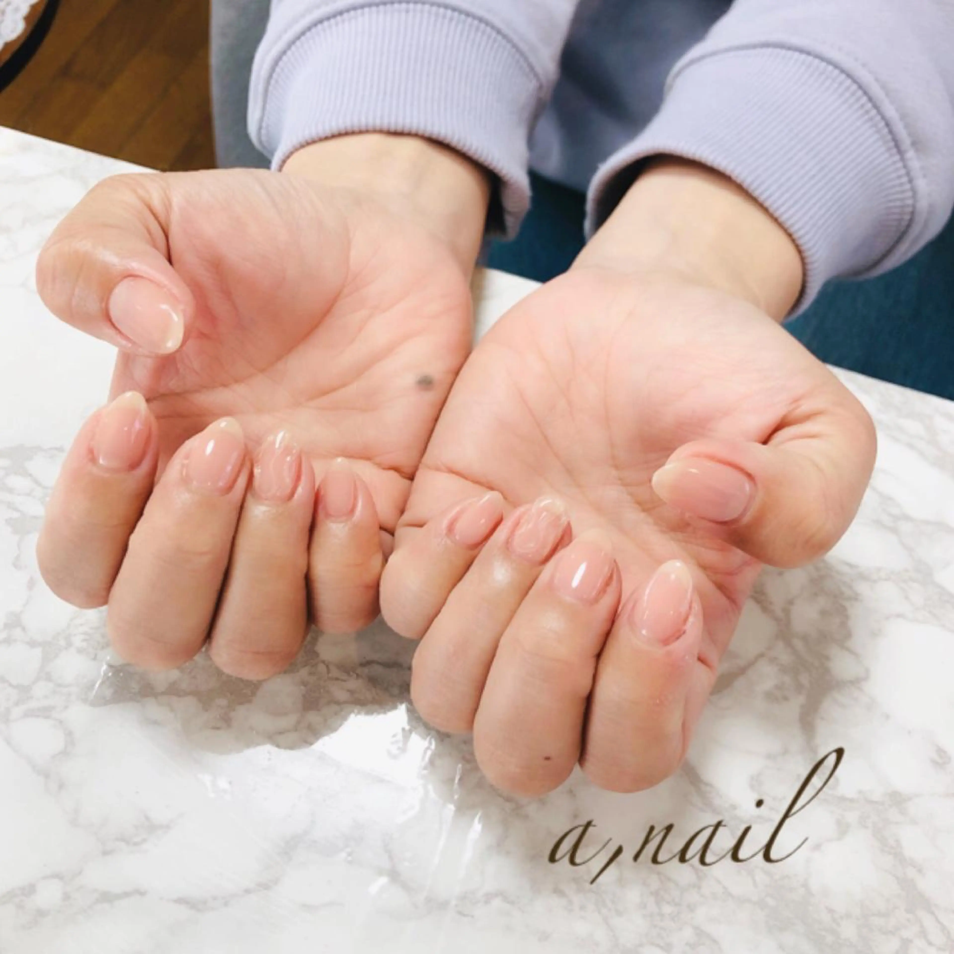 ネイル フットネイル ラメ(グリッター) ニュアンスネイル オフィスネイル ワンカラーネイル ハンドネイル ネイルサロン エーネイルのネイルデザイン