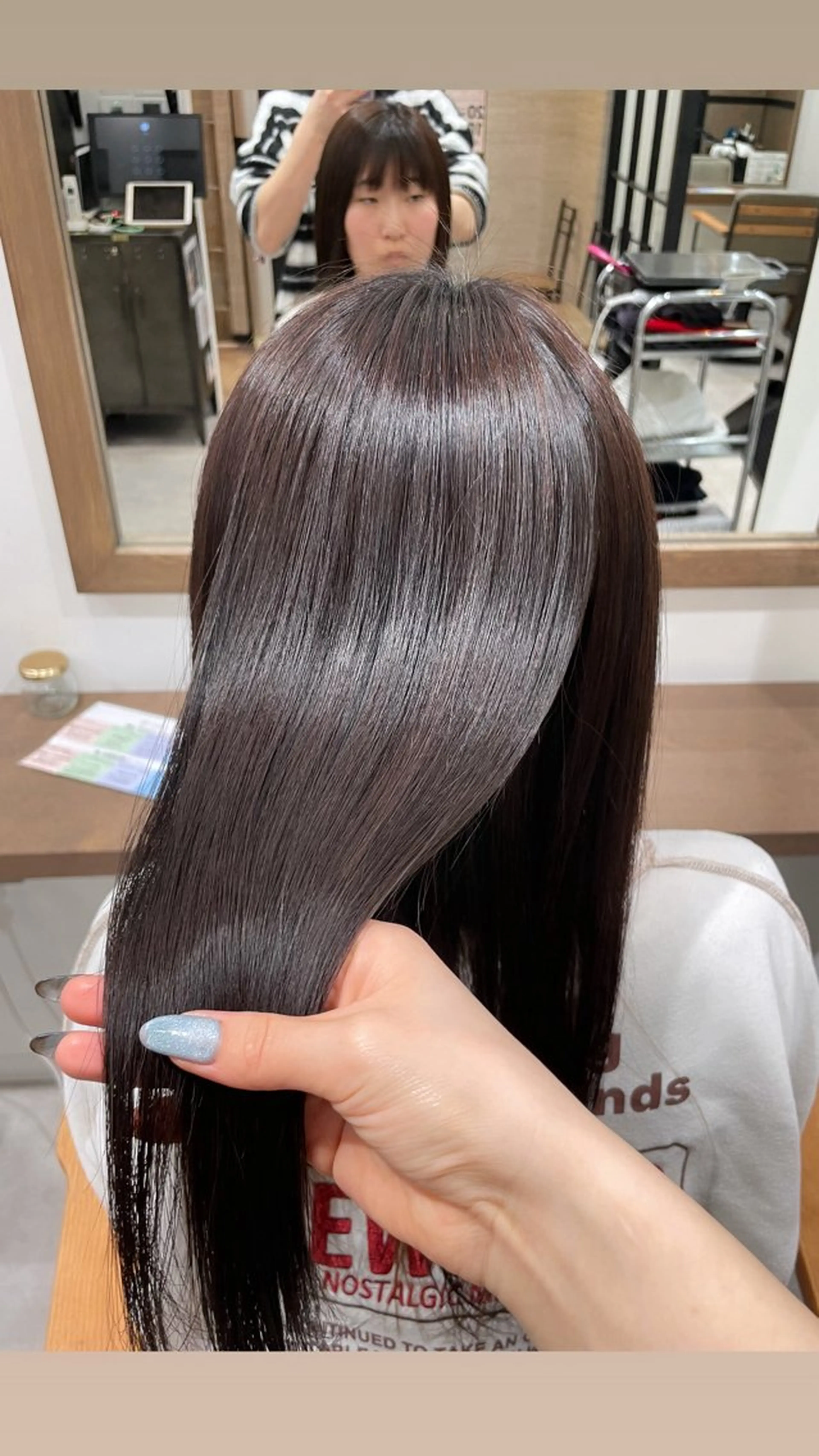 セミロング ルナ🫐縮毛矯正 🫐髪質改善のヘアスタイル