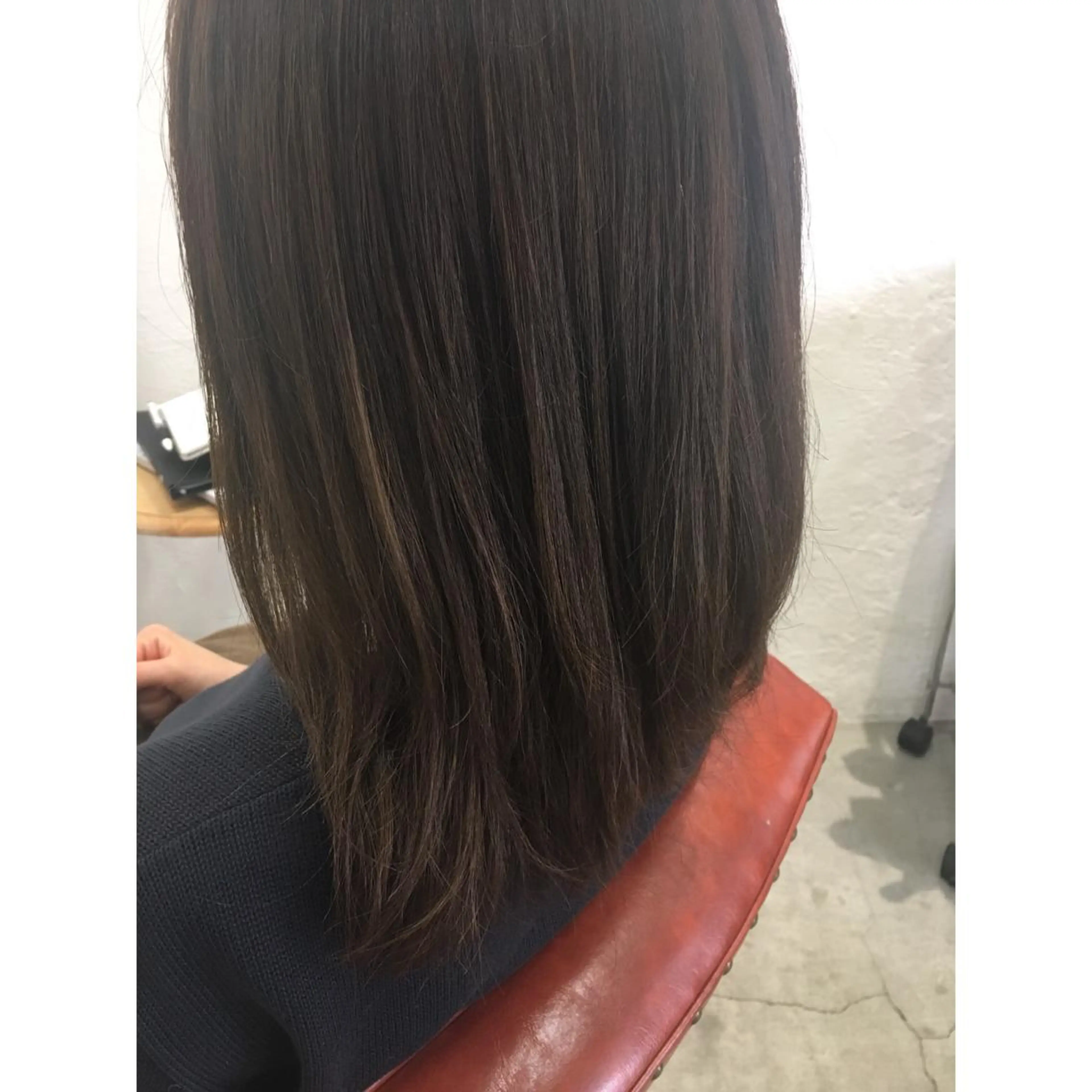 セミロング カラー fio マナミのヘアスタイル