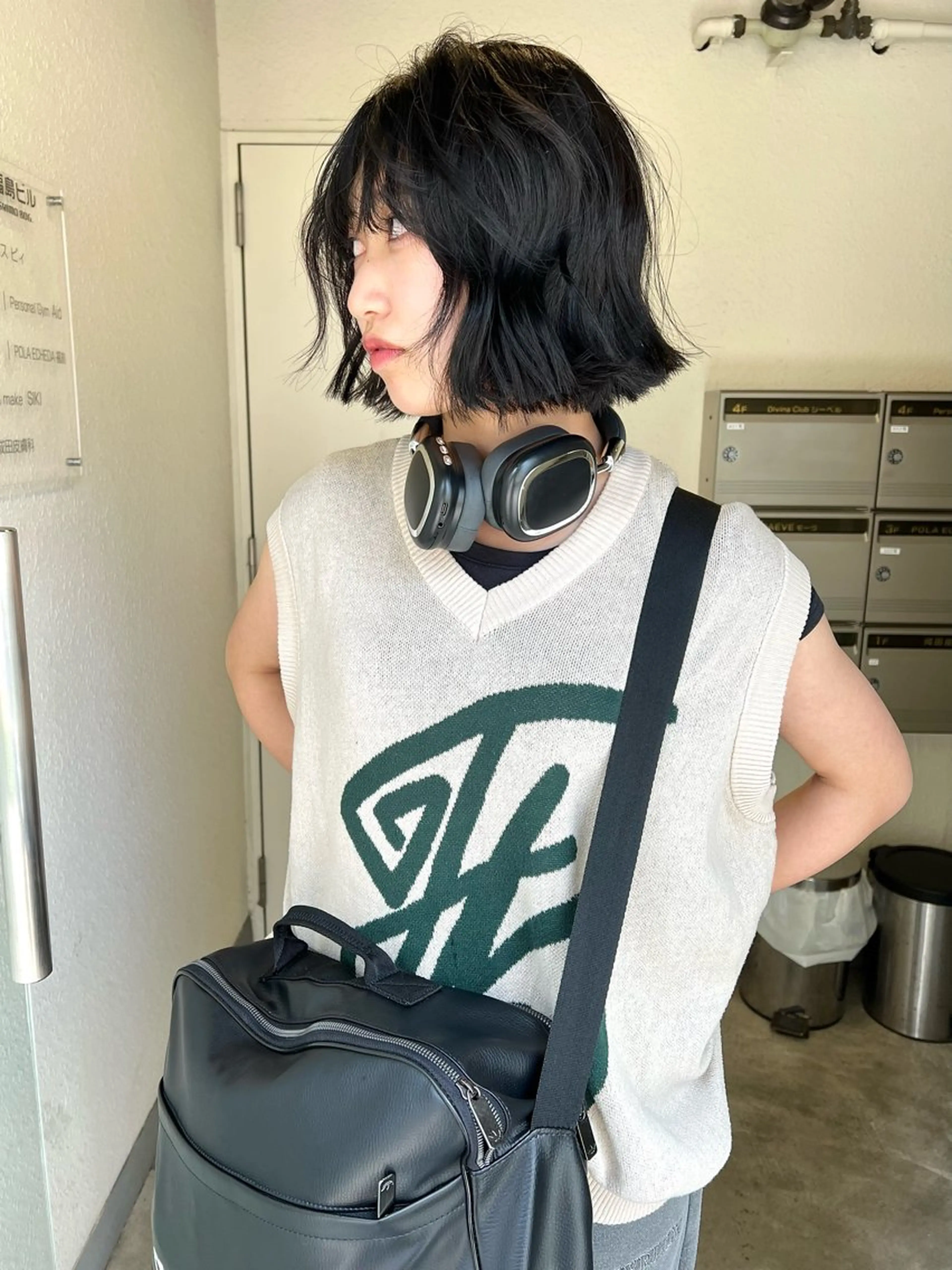 ミディアム レイヤーカット タナカ レイのヘアスタイル