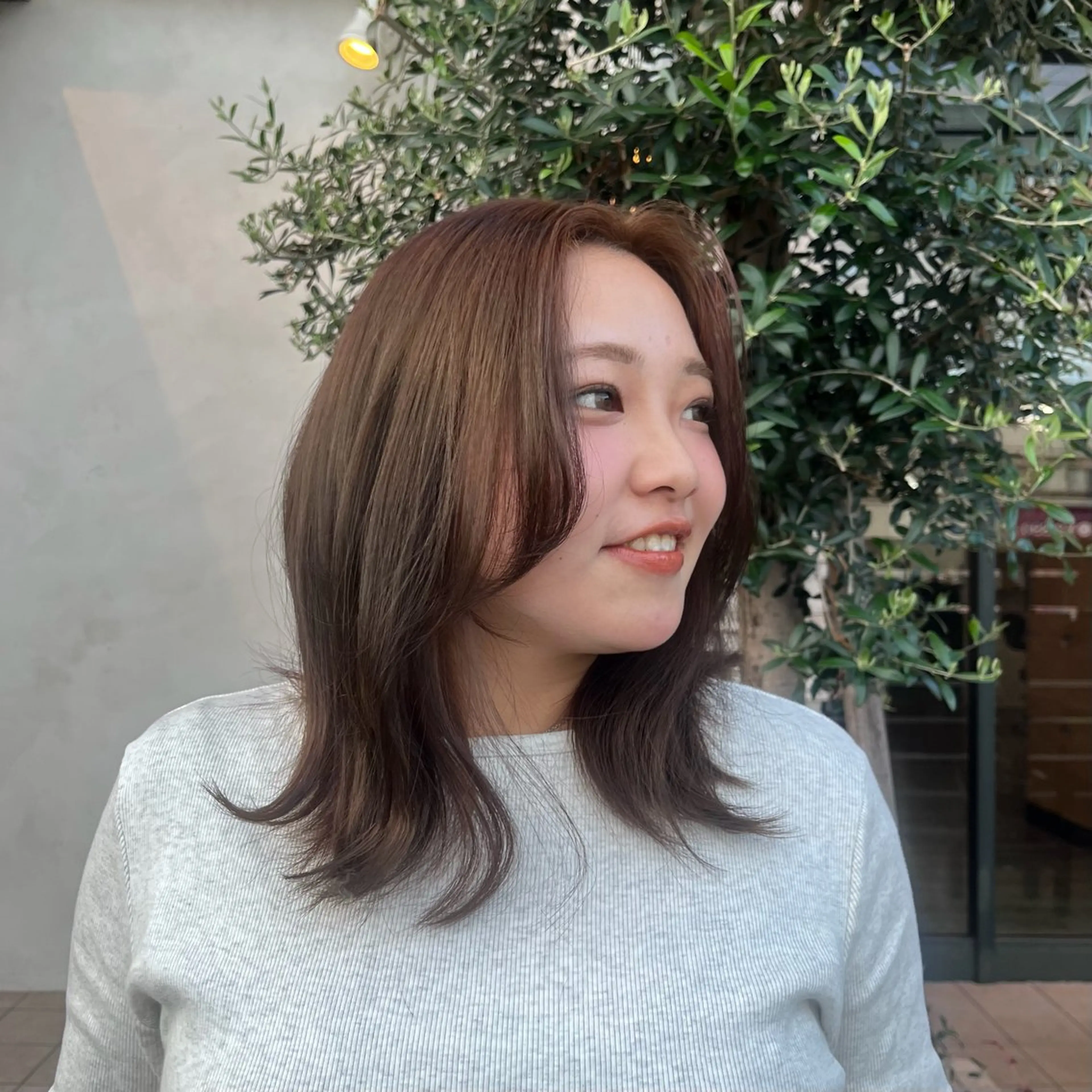カラー ヘアカラー 宮澤 弥湖のヘアスタイル