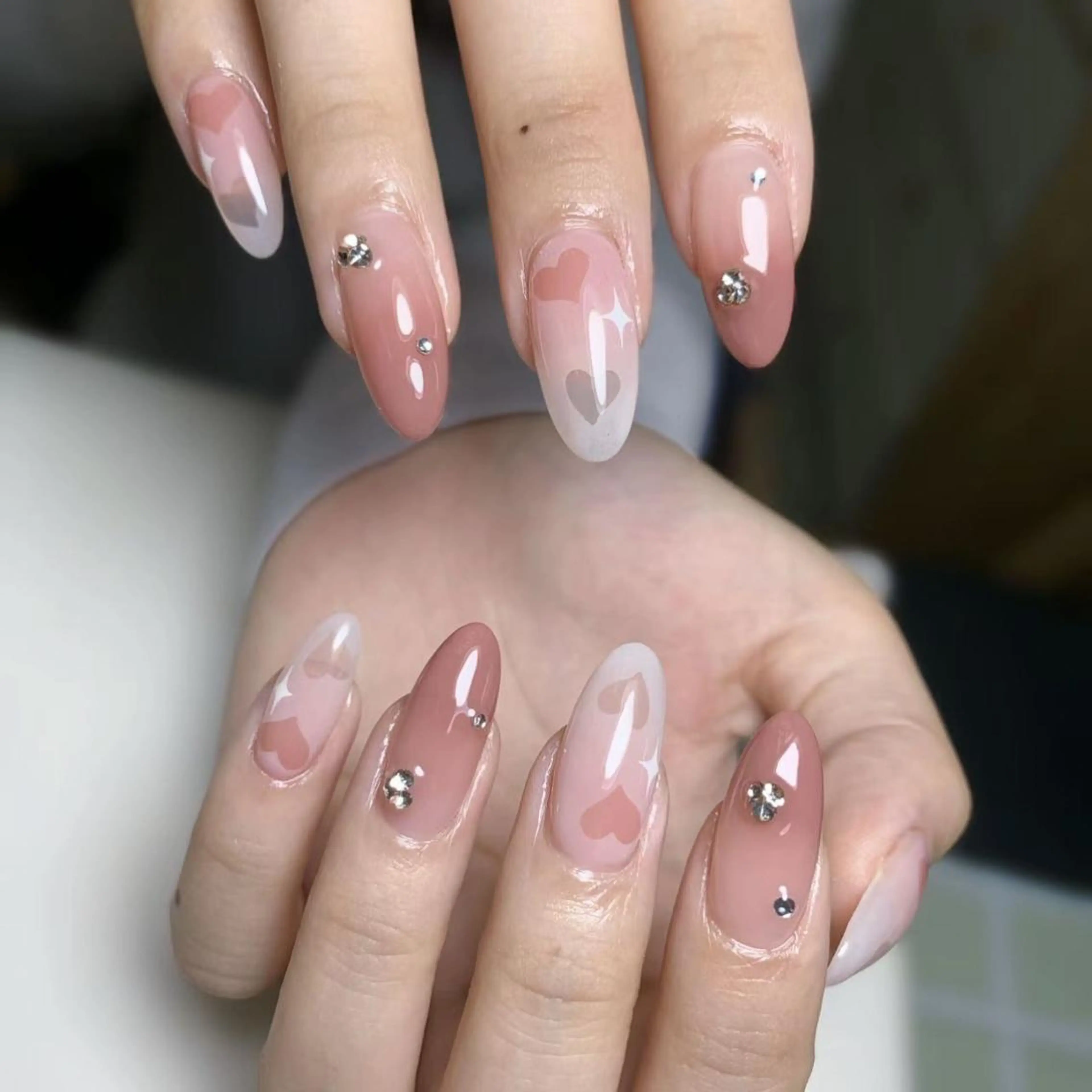 ネイル アートネイル 長さ出し ネイルチップ Queens ciciのネイルデザイン