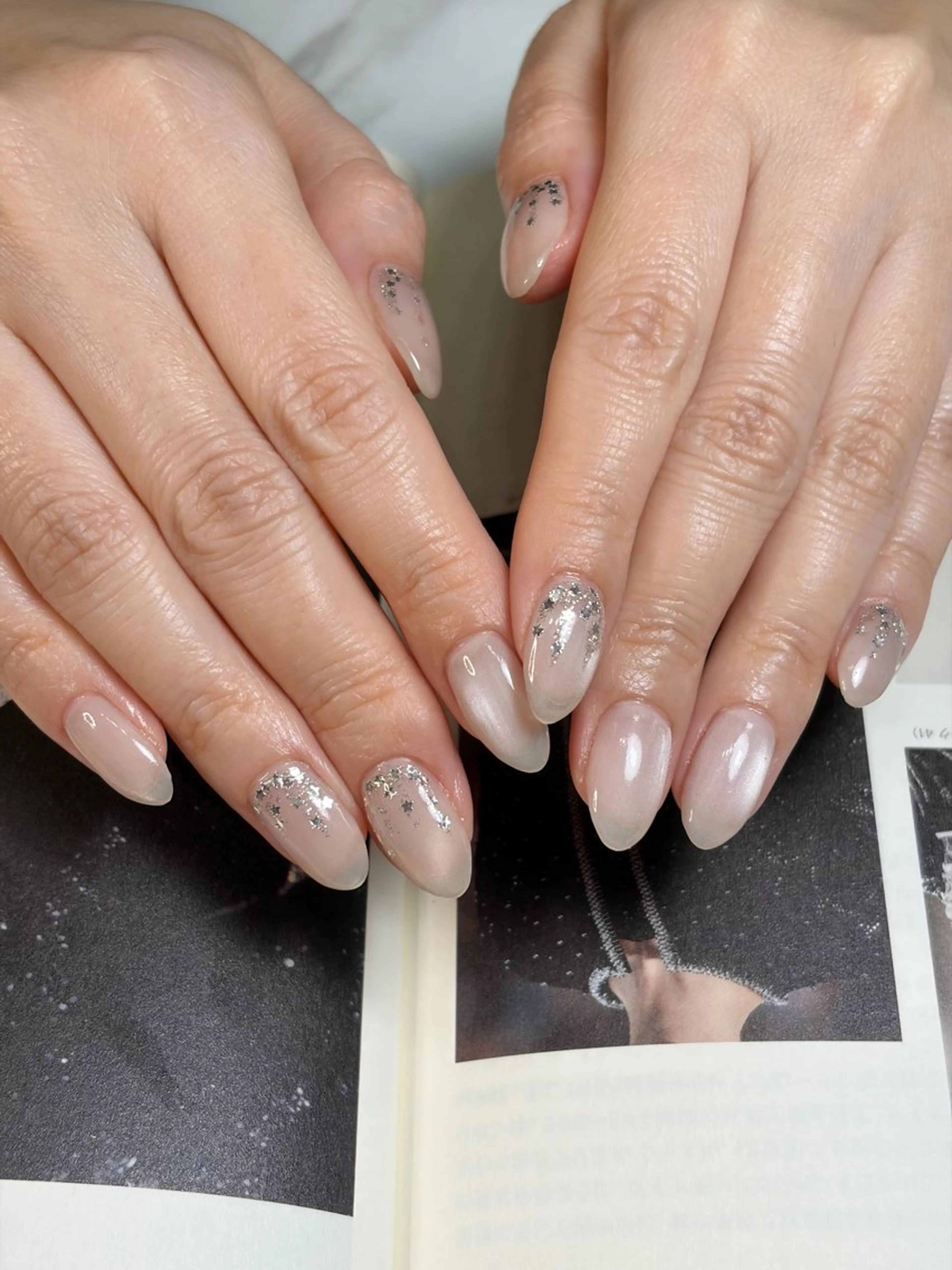 ネイル キラキラネイル マグネットネイル オフィスネイル 冬ネイル ハンドネイル iro+ nailのネイルデザイン