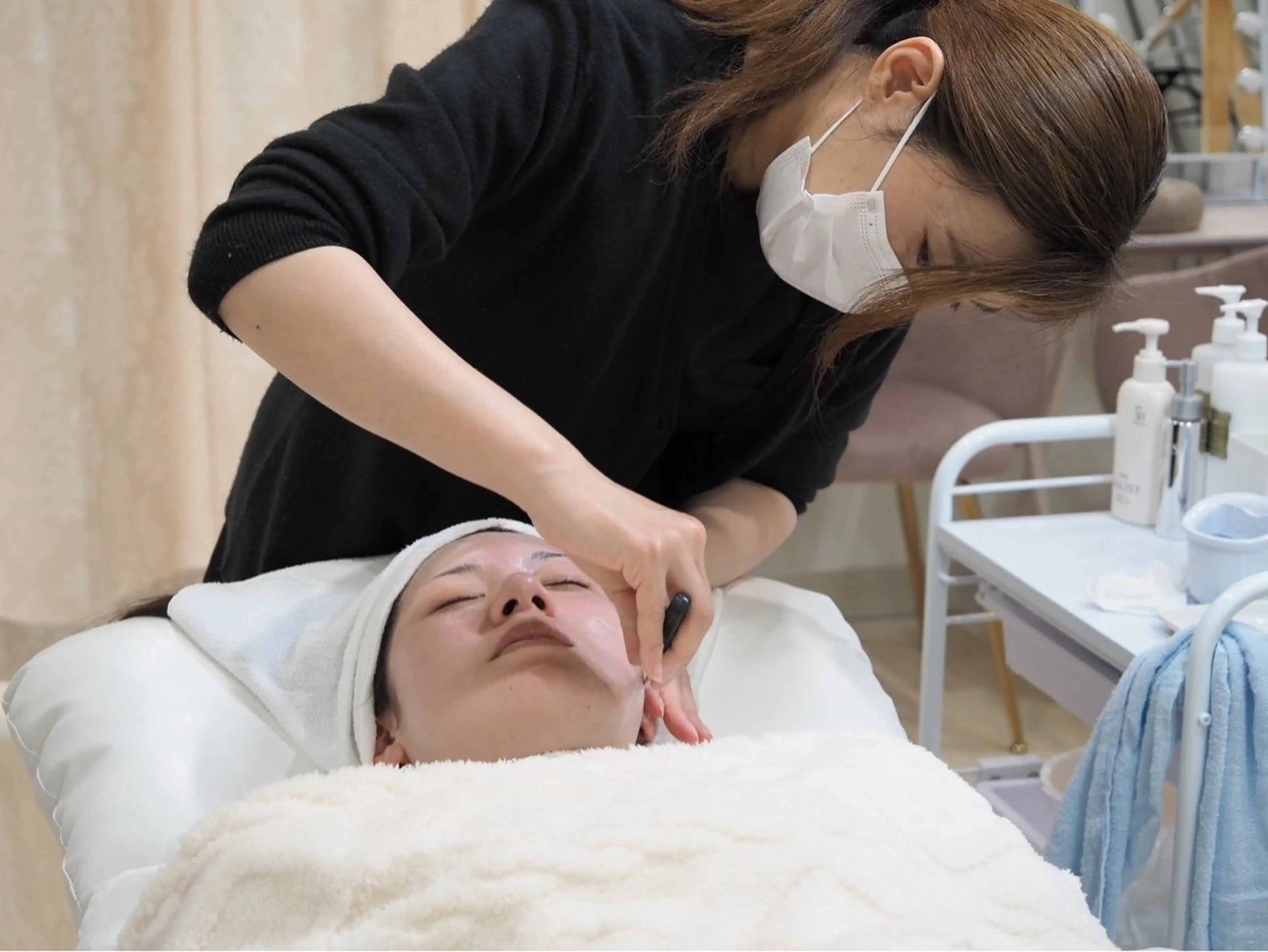 毛穴角栓吸引洗浄&シェービングコースパック付きの写真