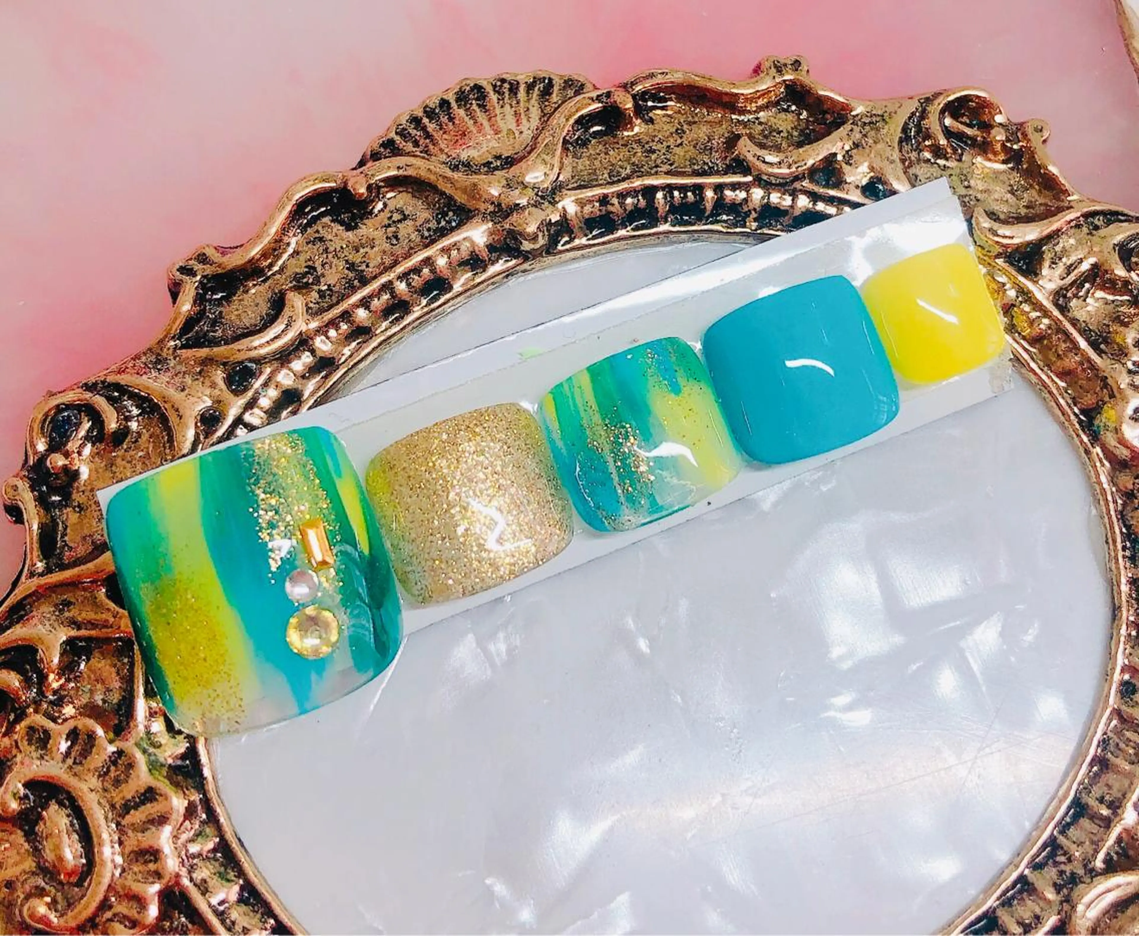 ネイル フットネイル フットネイル CROWN プライベートサロンのネイルデザイン