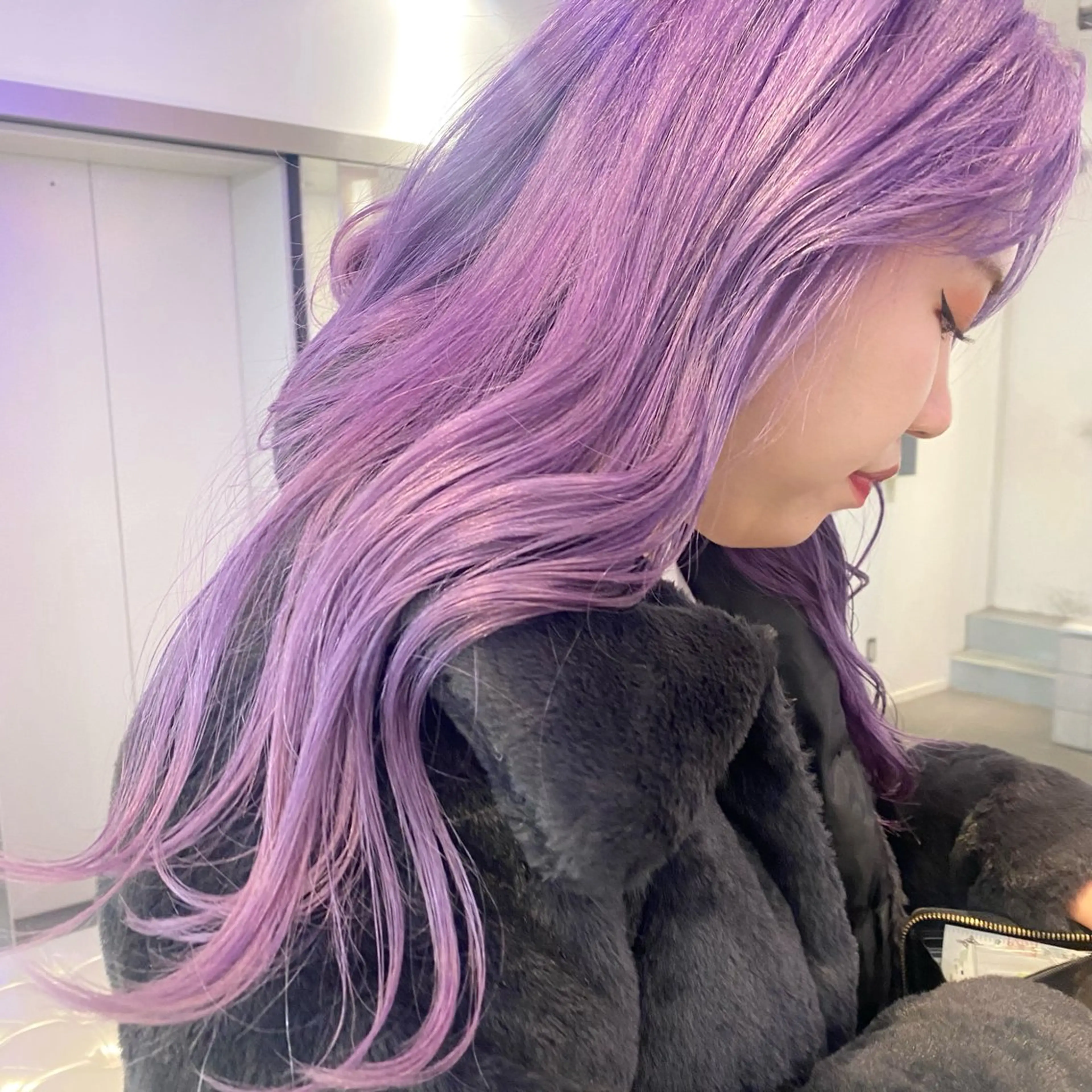 ミディアム カラー ヘアアレンジ ベージュカラー ラベンダーカラー ピンクカラー ピンクラベンダー ホワイトピンク ヘアカラー トリートメント 🎨ハイトーン/ 切りっぱなし みつきのヘアスタイル