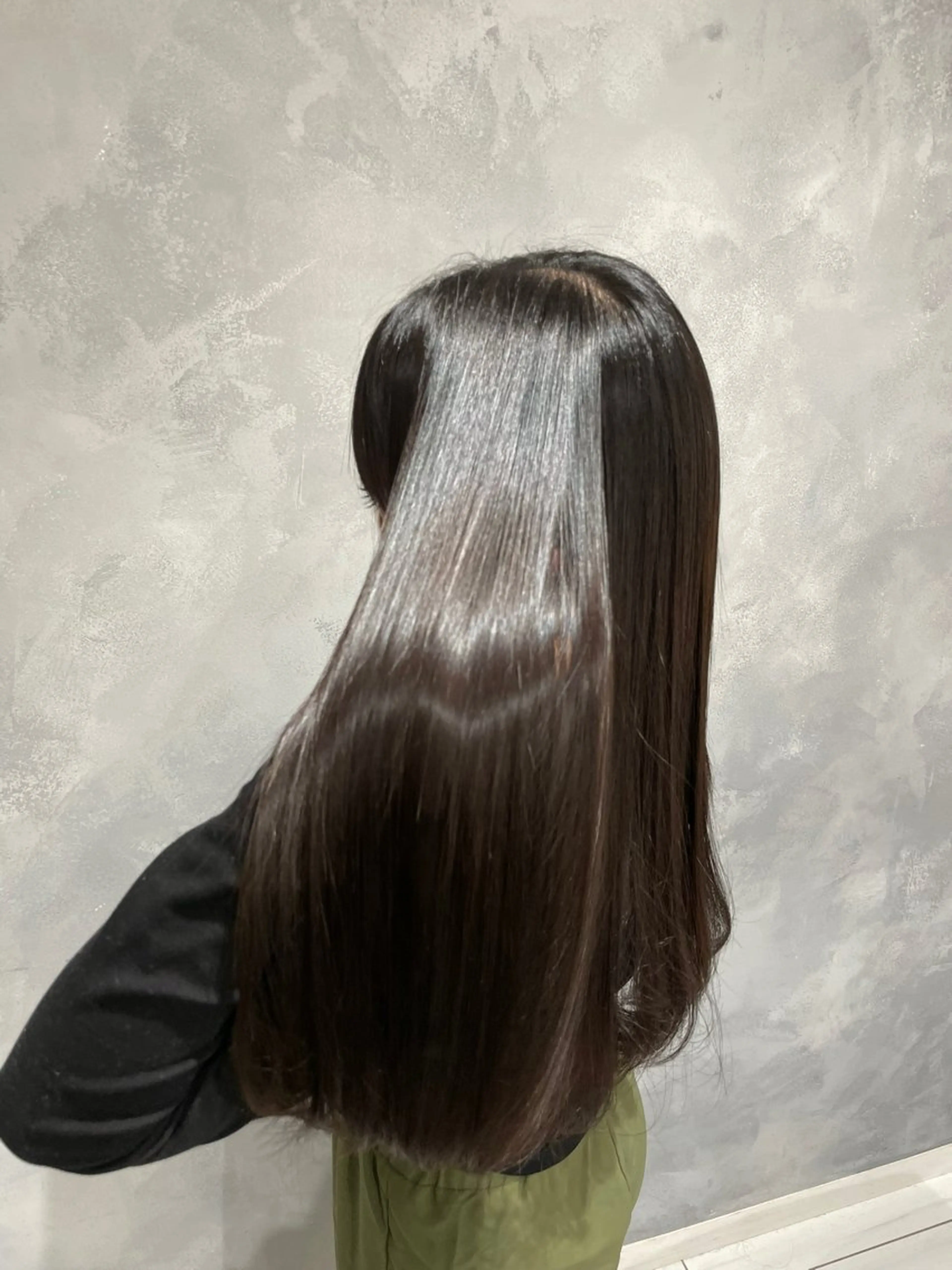 ロング 髪質改善 トリートメント カット 縮毛矯正 トリートメント 飯田 祥哉のヘアスタイル