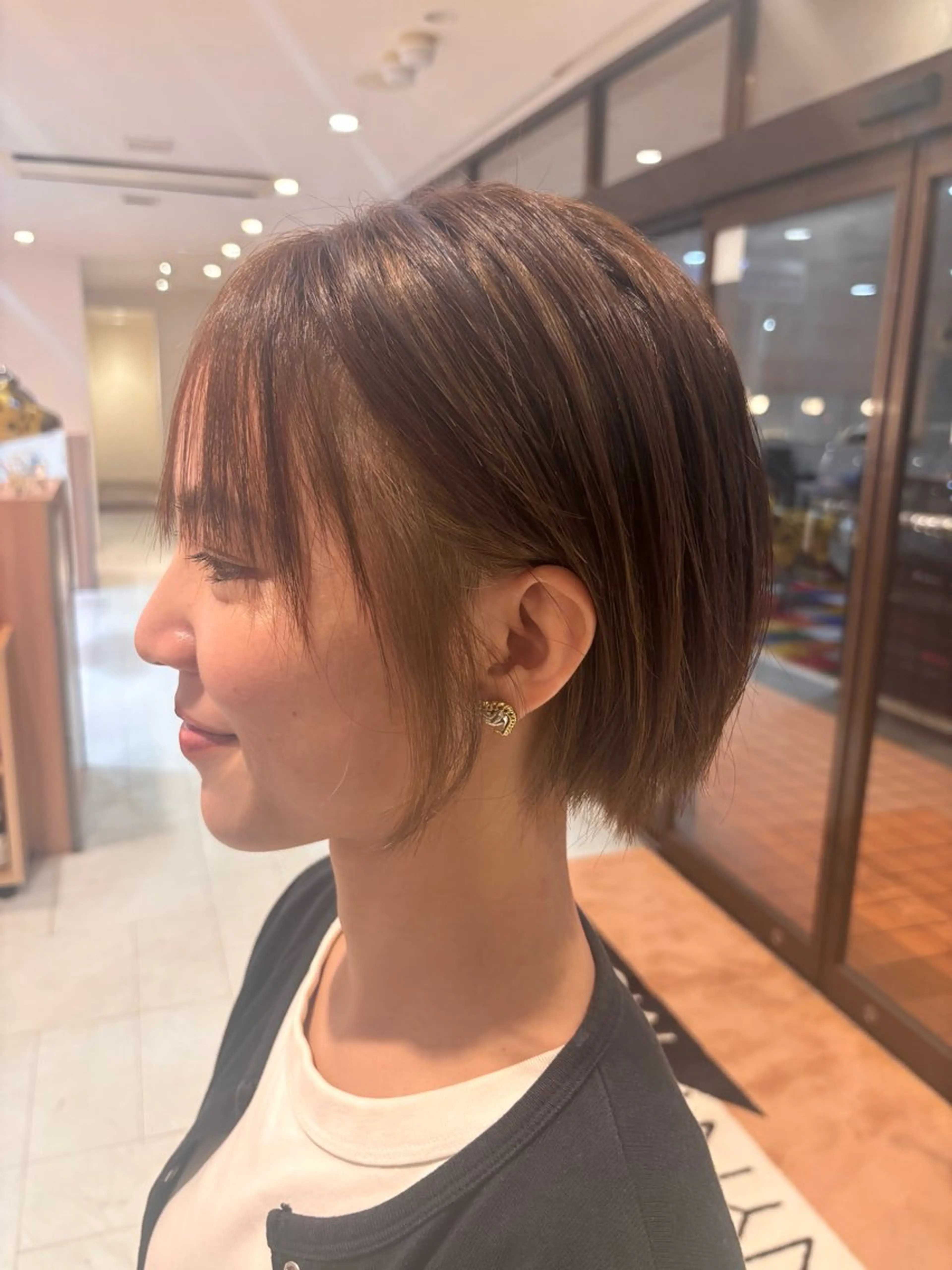 カラー ブリーチ インナーカラー ブリーチなしカラー 岡 愛梨のヘアスタイル