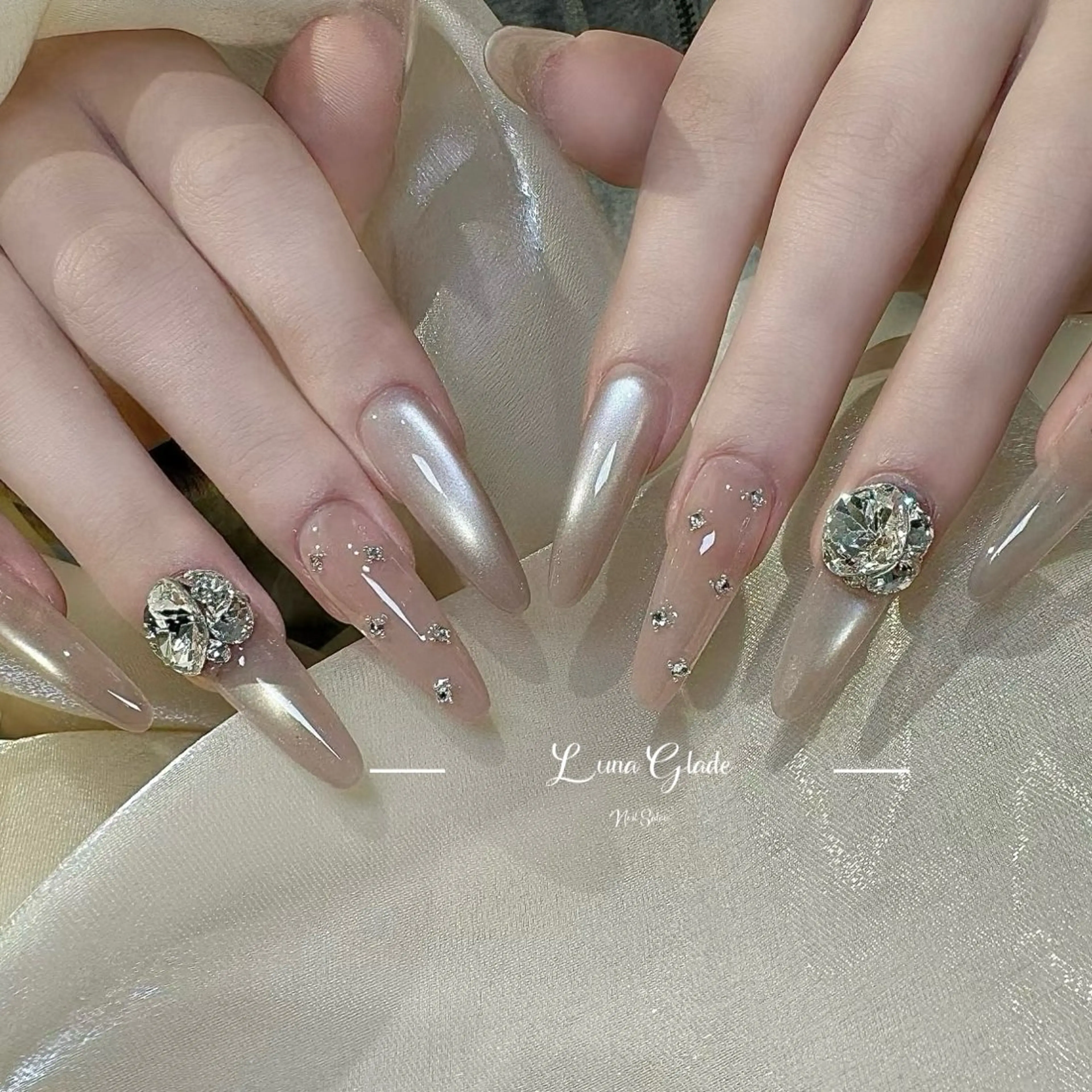 ネイル ハンドネイル Luna Gladeのネイルデザイン