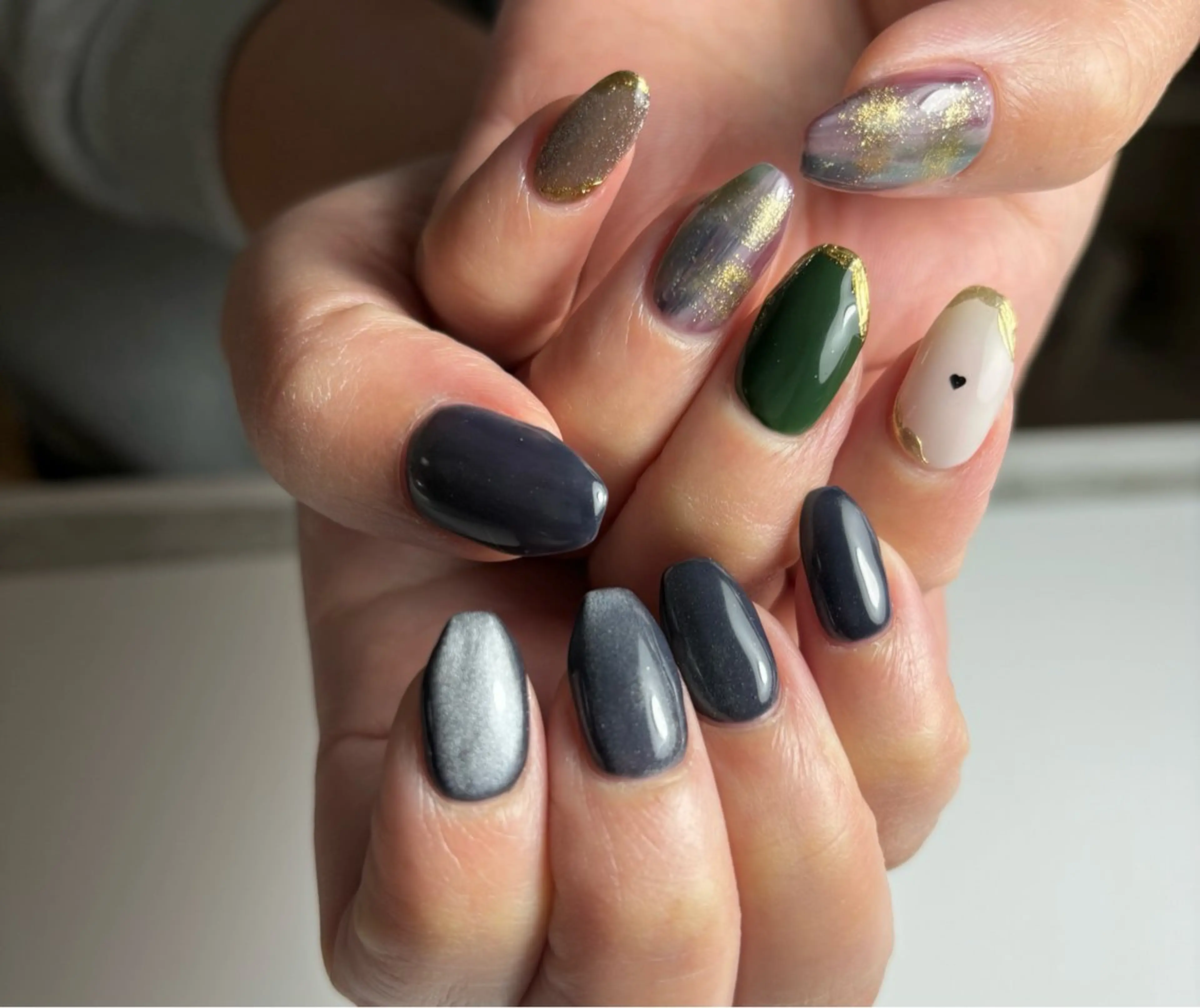 ネイル マグネットネイル ミラーネイル 冬ネイル クリスマス 白日-hakubi nail-のネイルデザイン