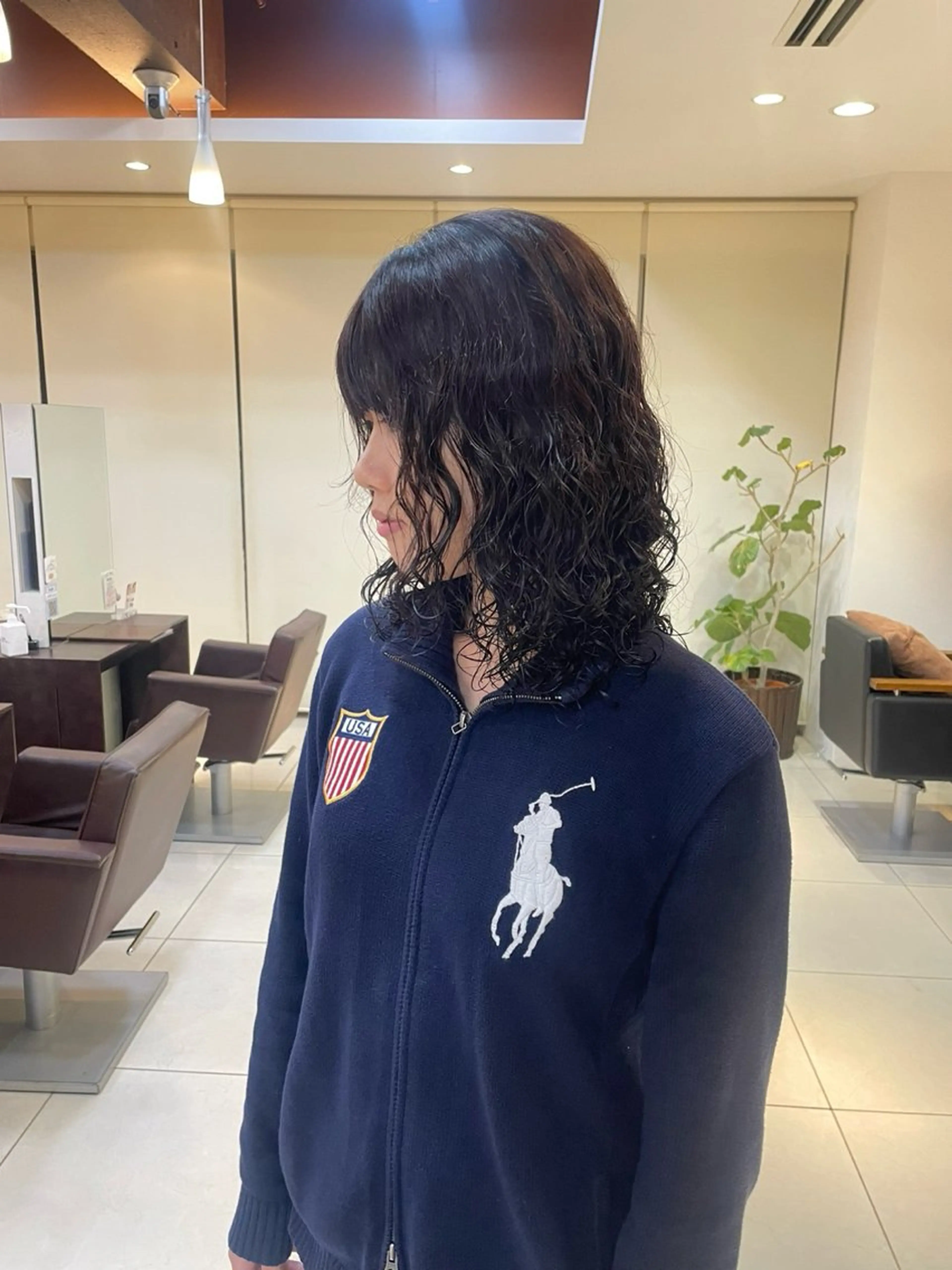 セミロング 海外風センターパート 健人のヘアスタイル