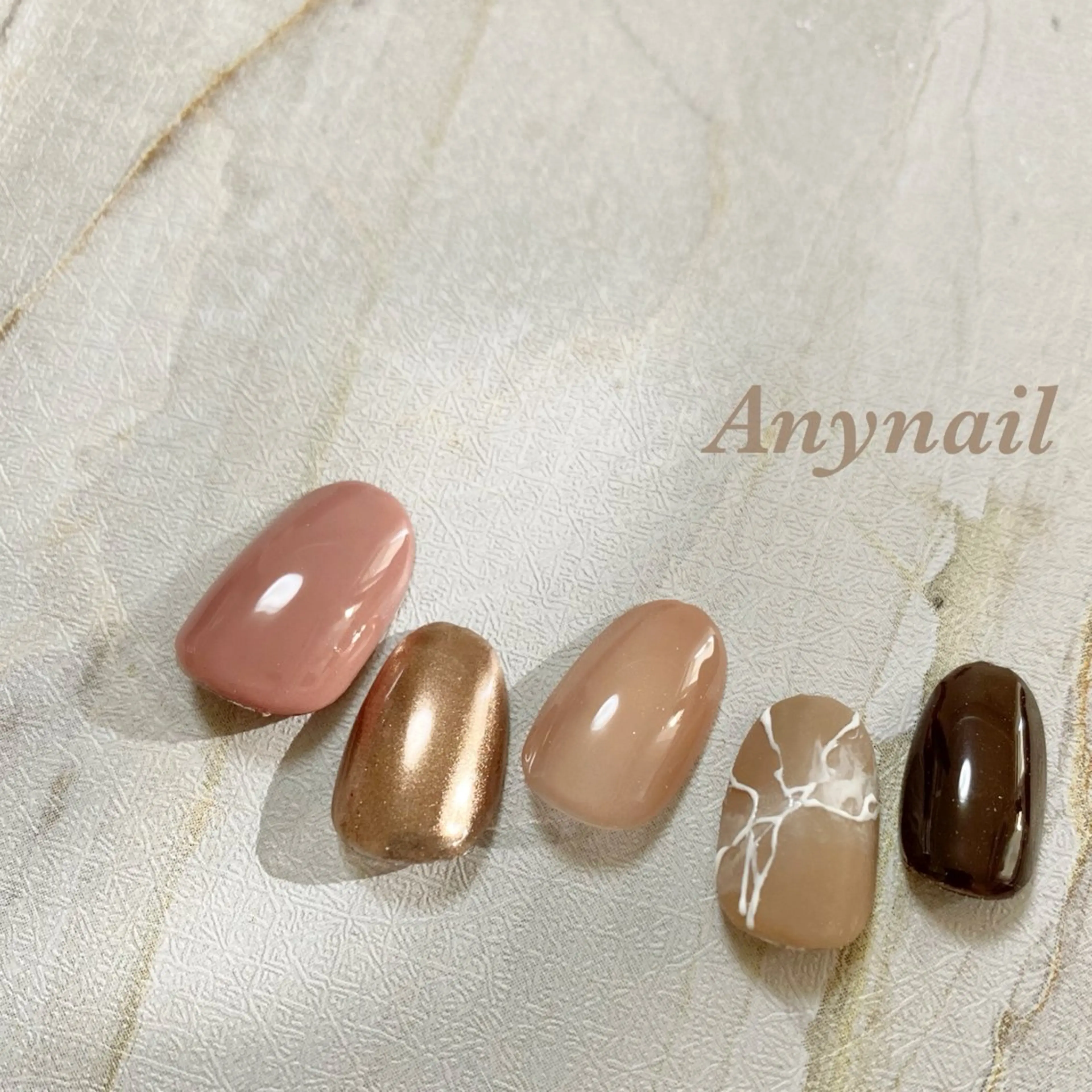 ネイル アートネイル ブルー ブラウン ミラーネイル ニュアンスネイル ハンドネイル 岩澤 恵子のネイルデザイン