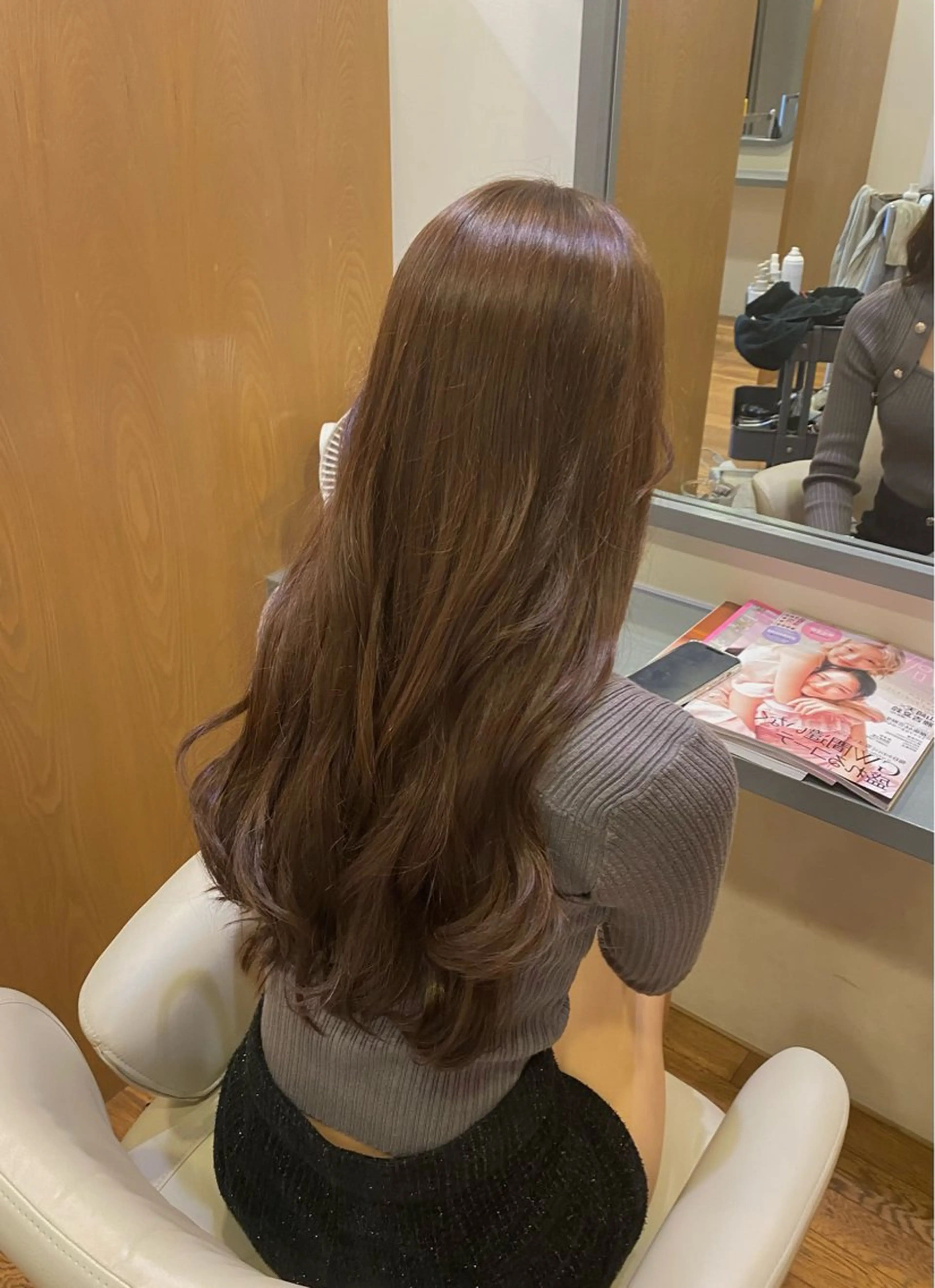 ロング カラー ベージュカラー ヘアカラー Ludwig AIRIのヘアスタイル