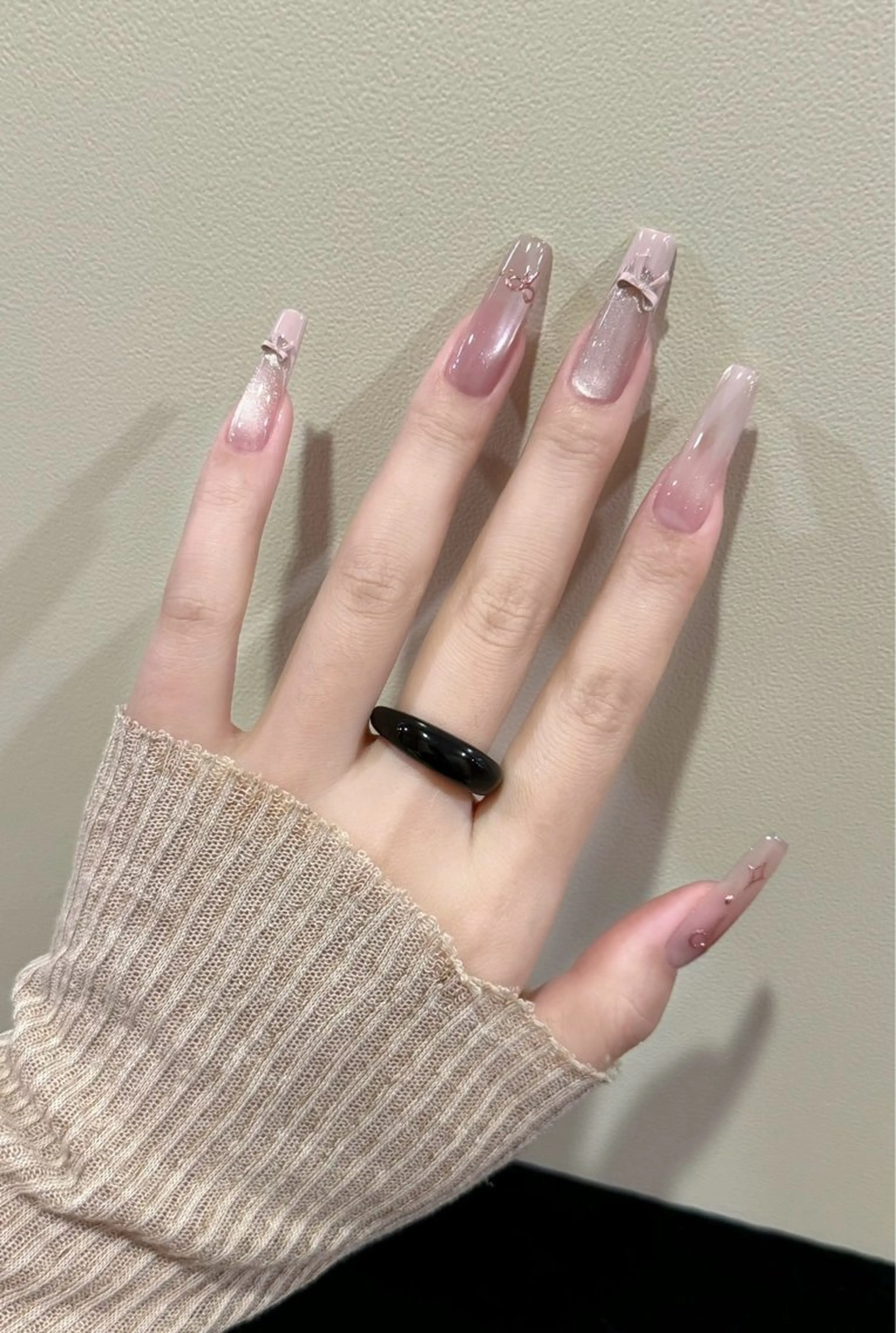 ネイル ハンドネイル キン グミのネイルデザイン