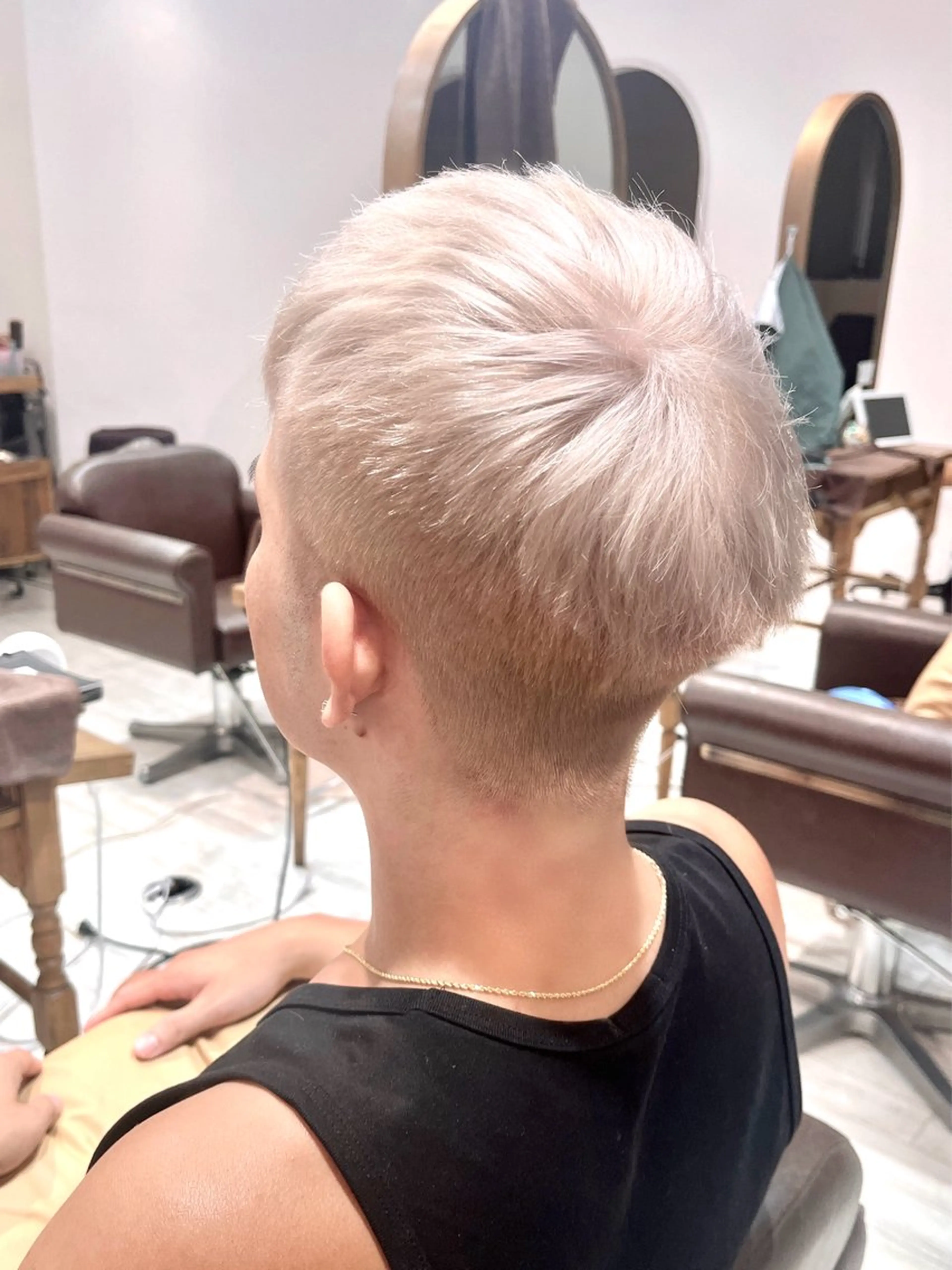 ショート メンズ カット ヘアカラー トリートメント レイヤーカット ✨️進藤ひかりのヘアスタイル