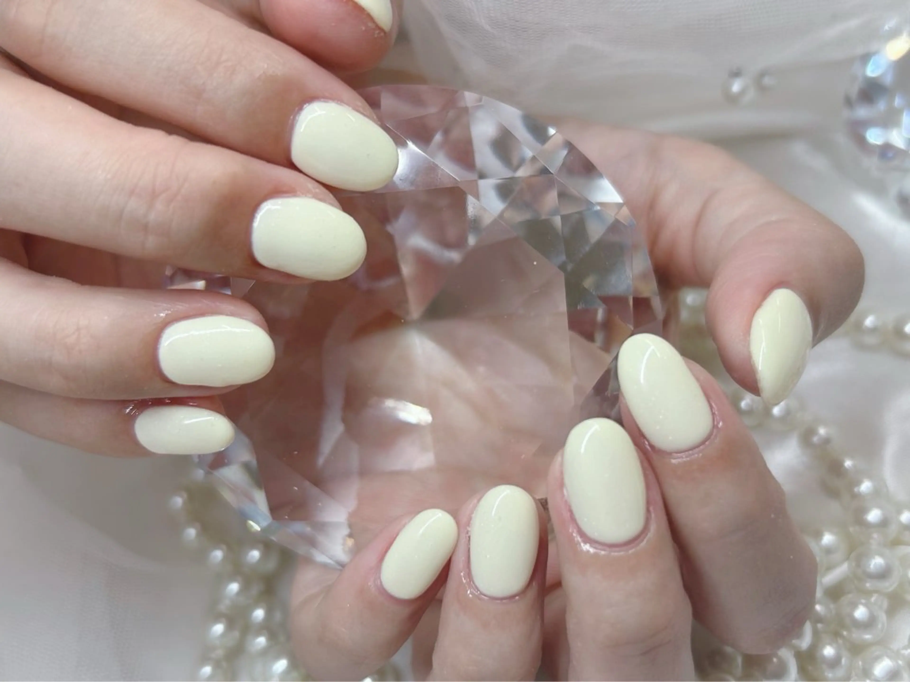 ミディアム イエローカラー Ange Nailistのネイルデザイン