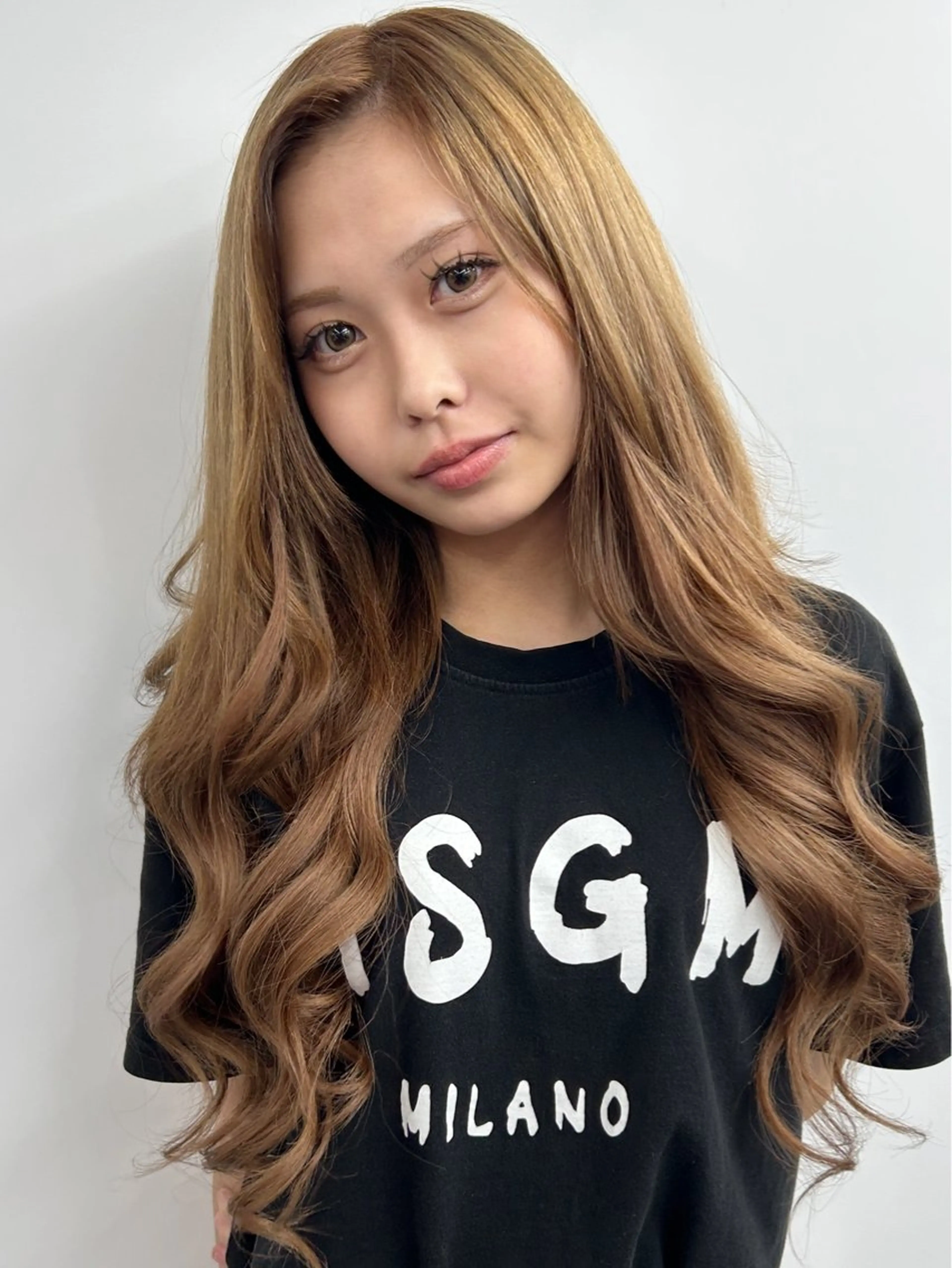 ロング カラー シールエクステ バレイヤージュ ダブルカラー ハイライトカラー ハイトーンカラー カット ヘアカラー トリートメント エクステ ヘアセット レイヤー/エクステ alpha下妻のヘアスタイル
