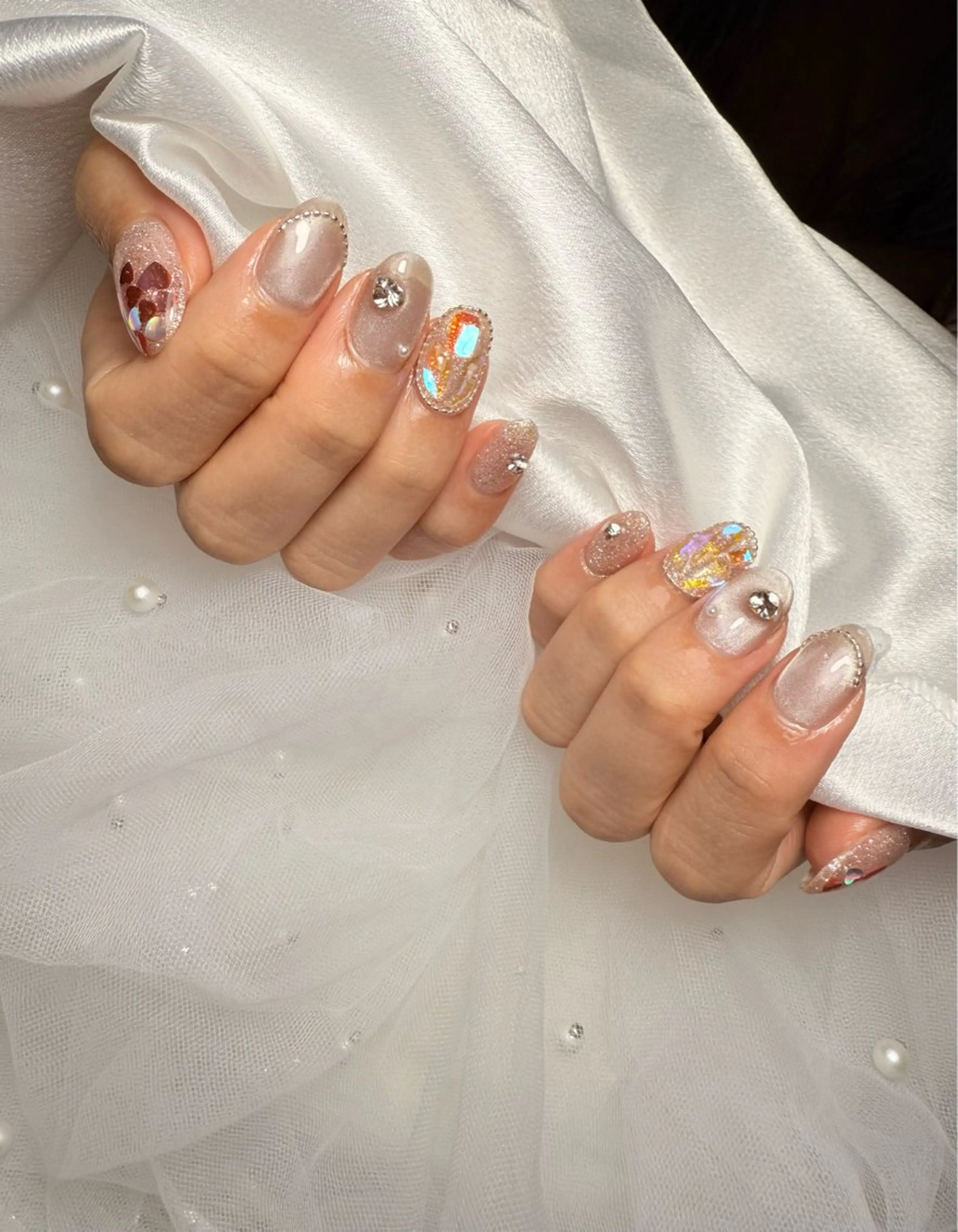 ネイル オーロラネイル 氷ネイル・うるうるネイル キラキラネイル 韓国ネイル ストーンネイル ハンドネイル 🌹Belle Nail🌹のネイルデザイン