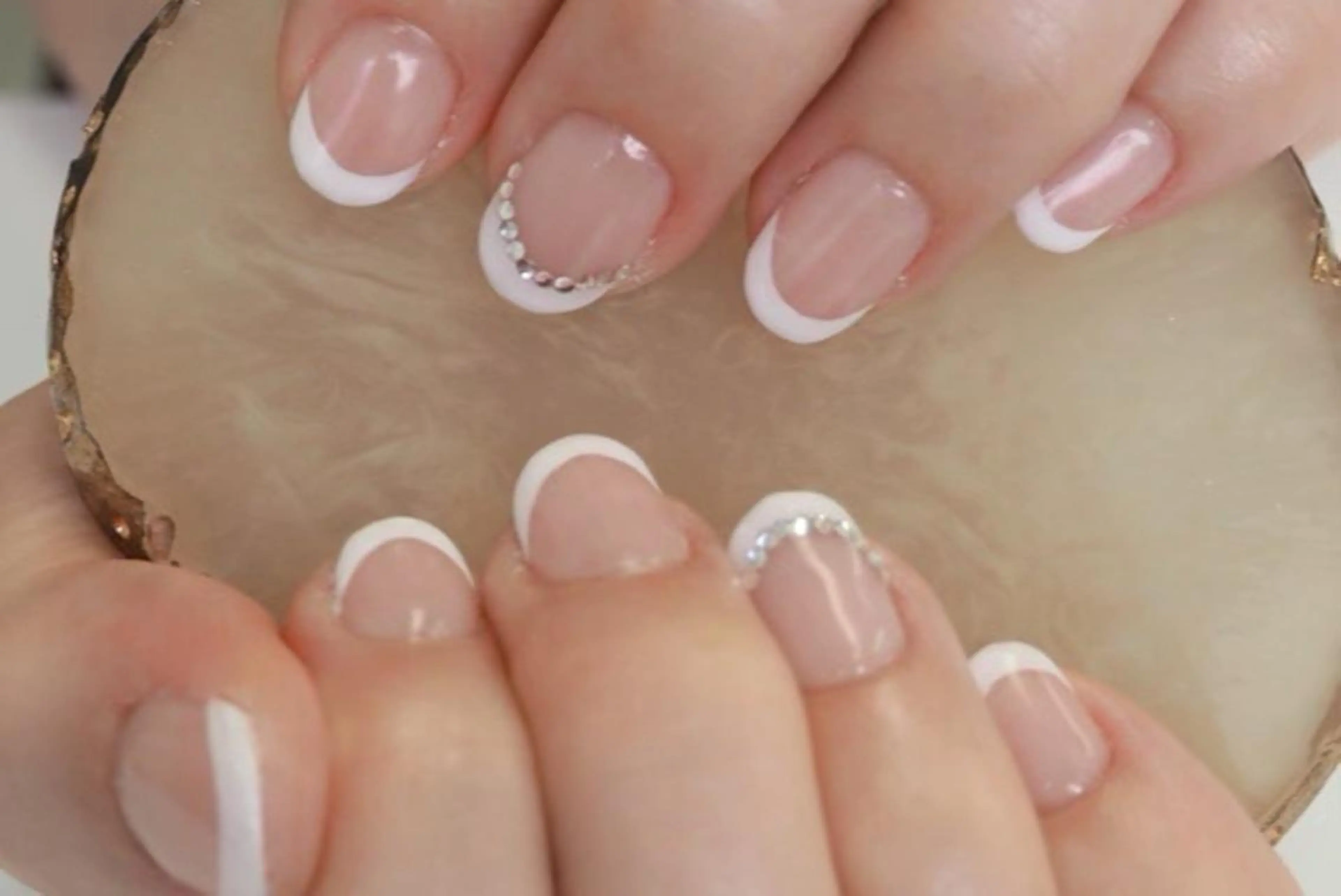 ネイル アートネイル フレンチネイル ジェルネイル ママリンド　志村坂上店所属・しみ えんのネイルデザイン