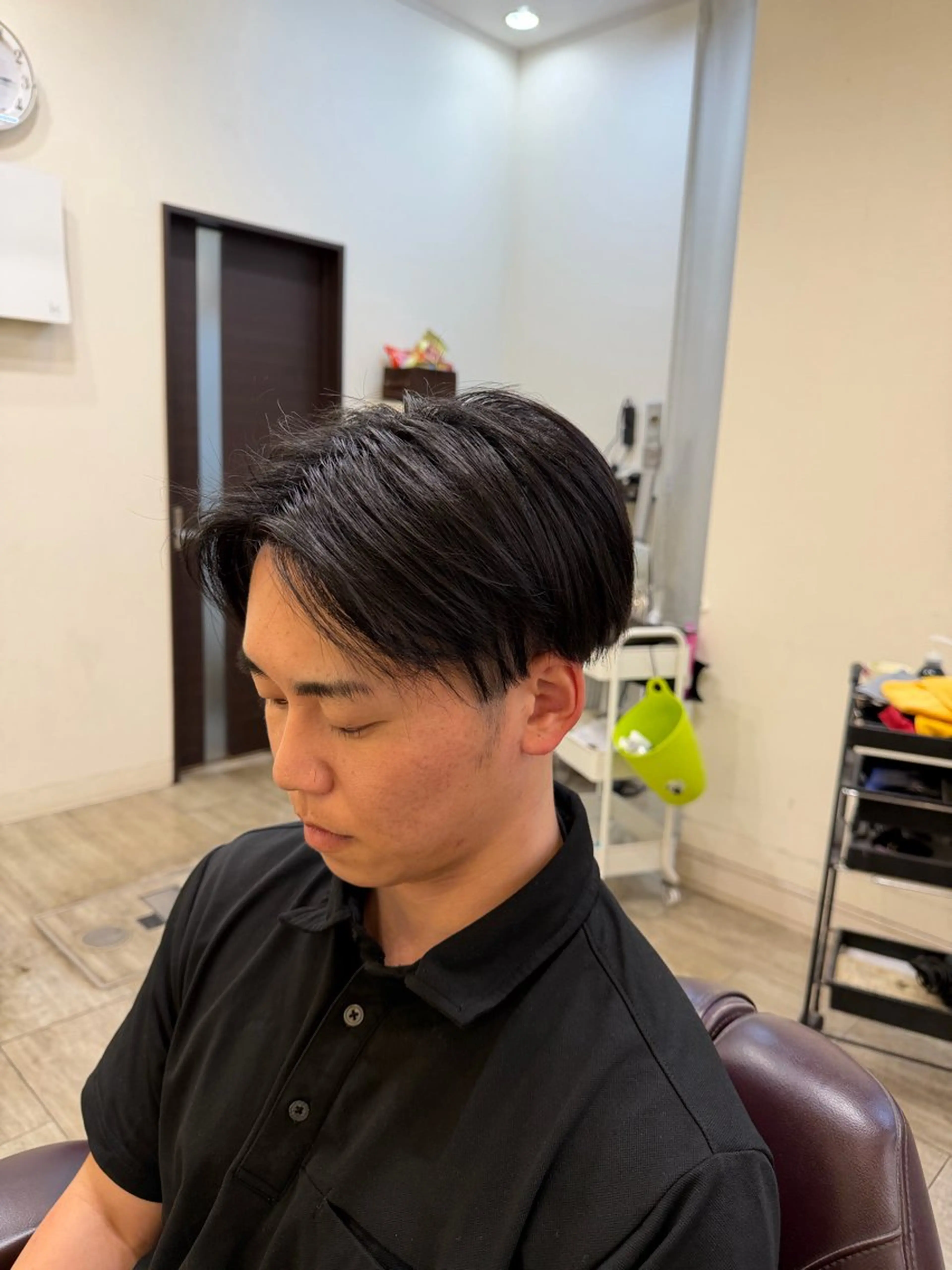 ミディアム 呉屋 俊介のヘアスタイル